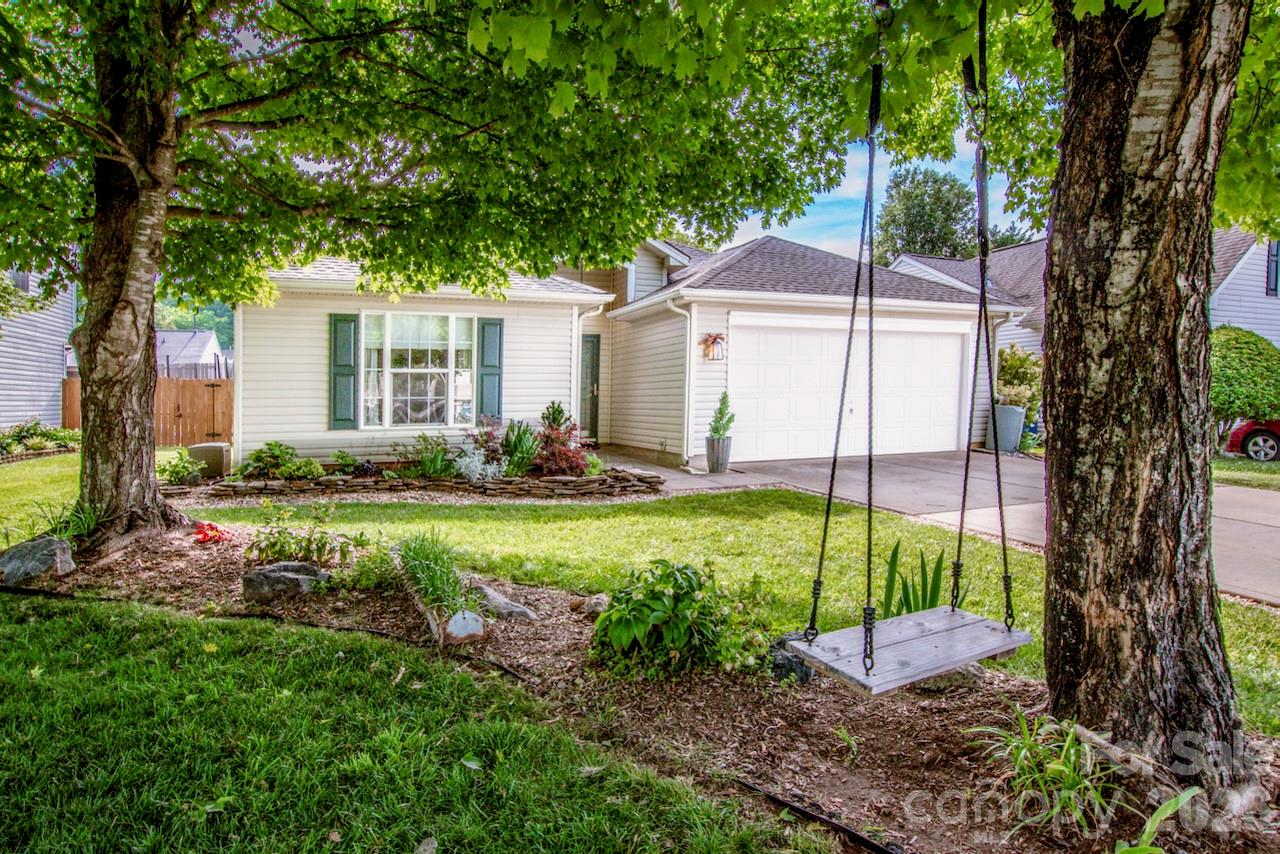 122 Creston Court — Mooresville