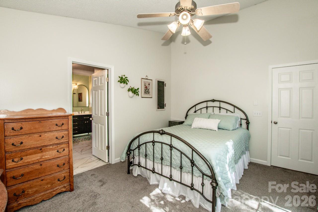 122 Creston Court — Mooresville