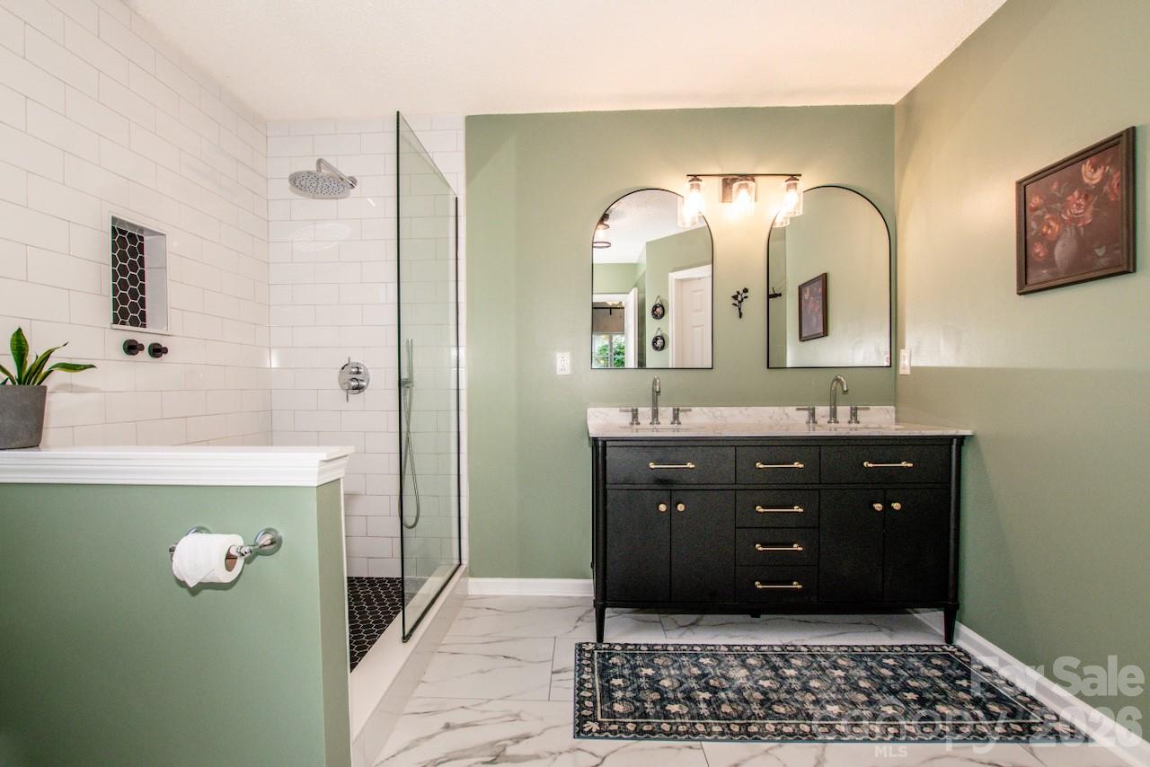 122 Creston Court — Mooresville