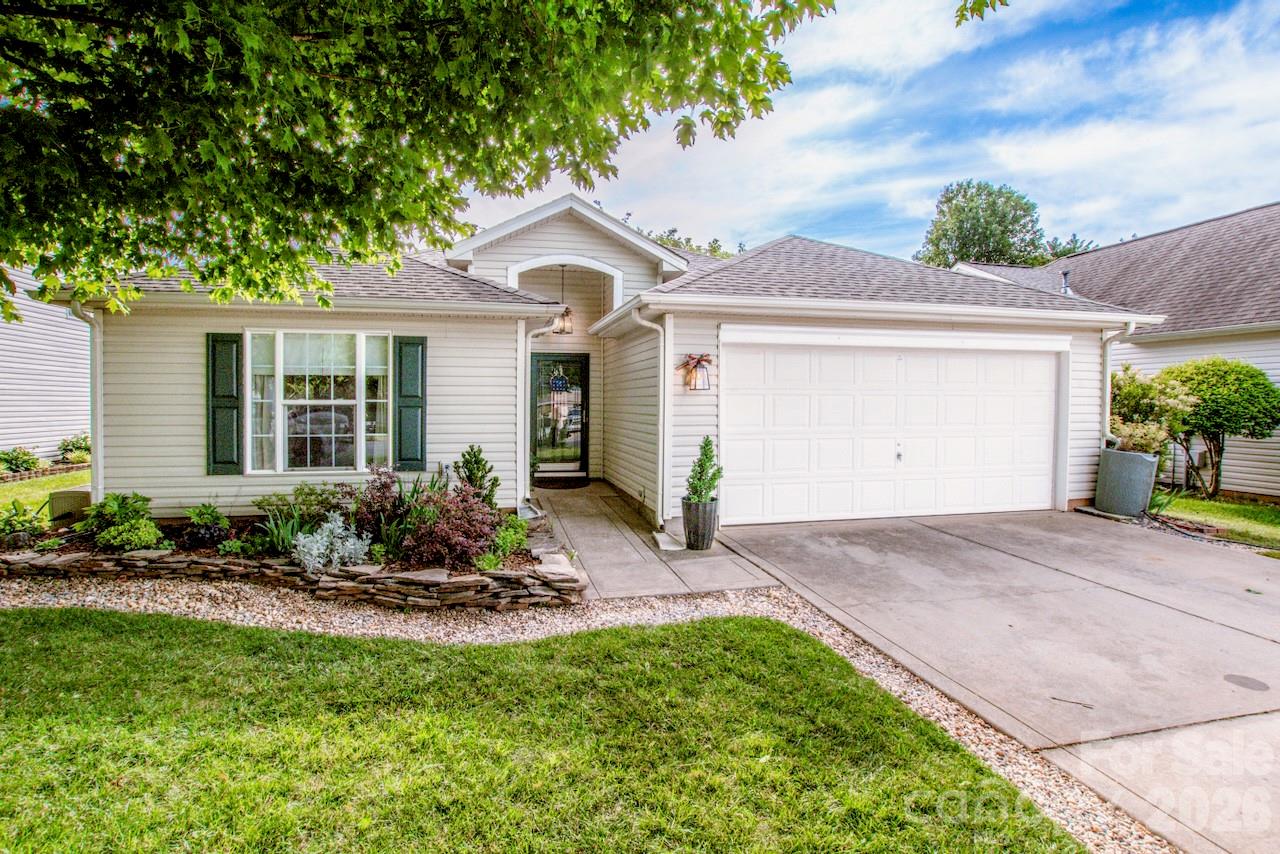 122 Creston Court — Mooresville