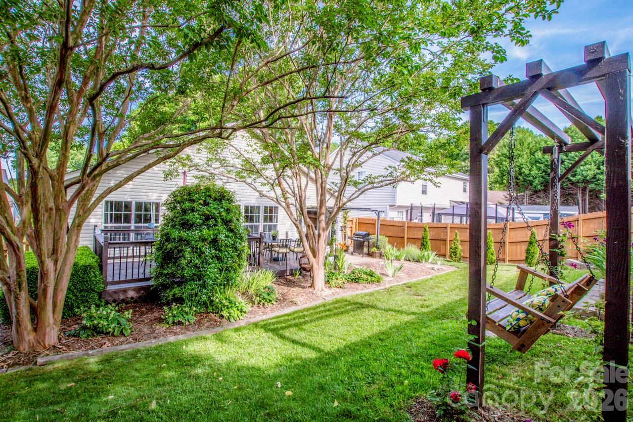 122 Creston Court — Mooresville