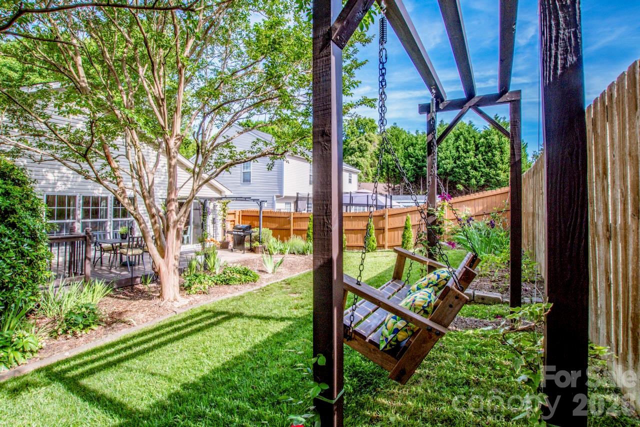 122 Creston Court — Mooresville