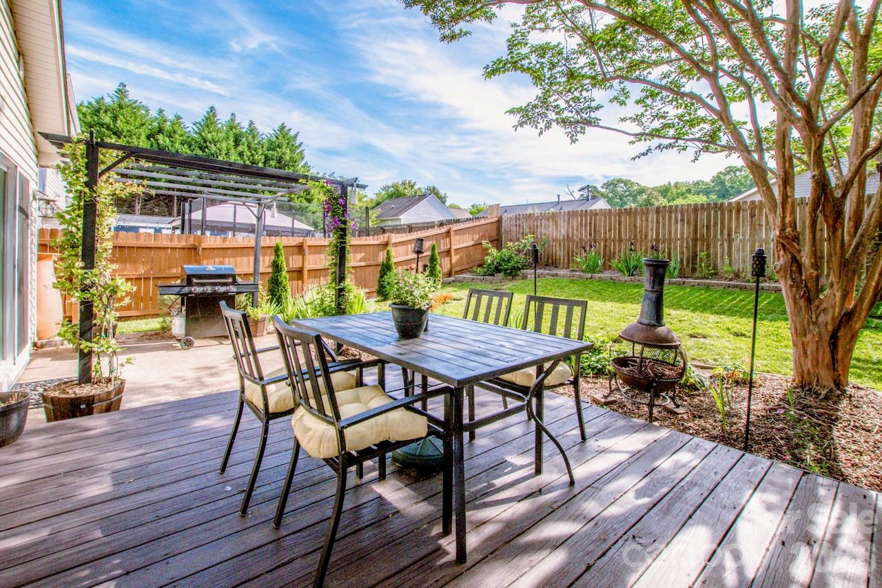 122 Creston Court — Mooresville