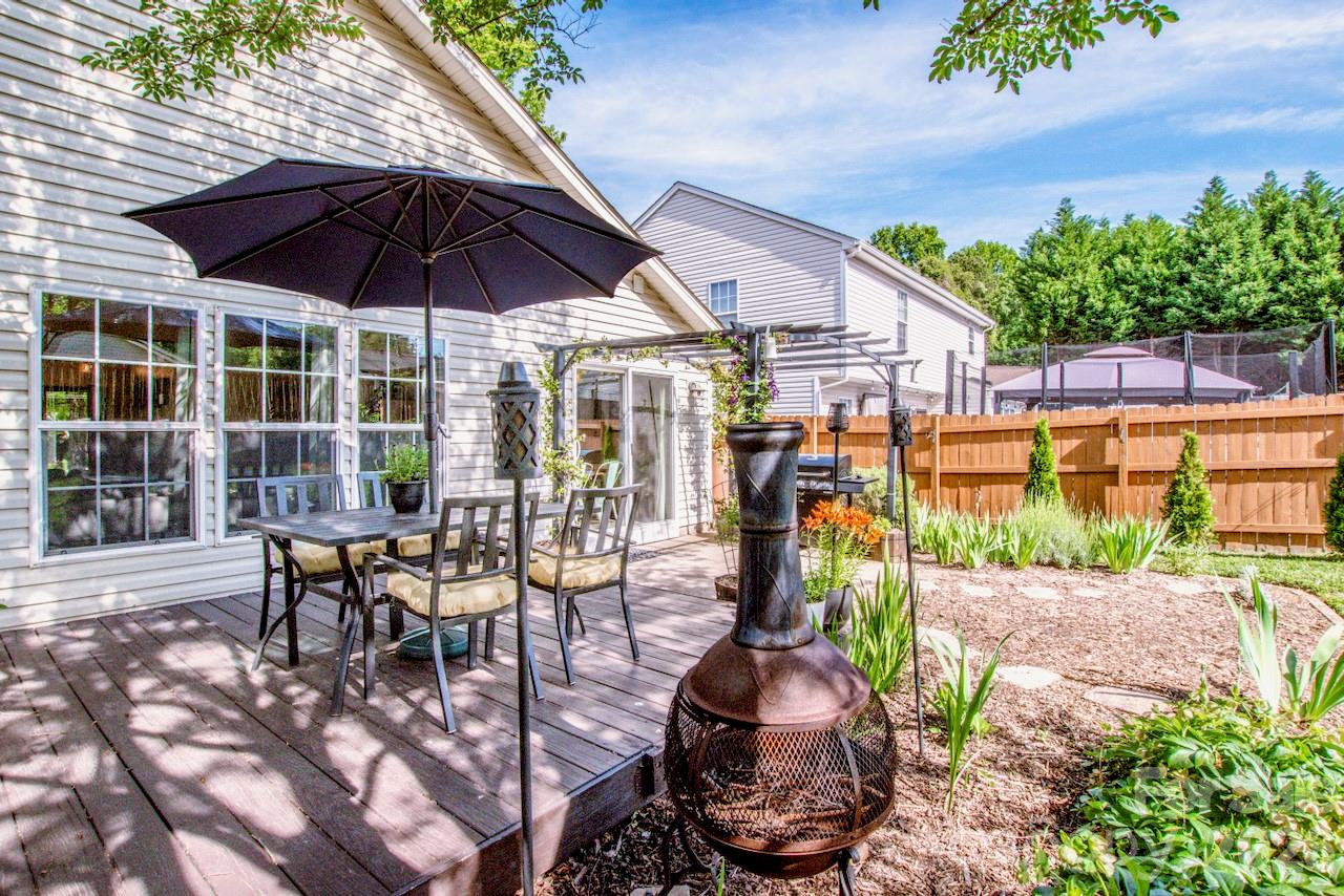 122 Creston Court — Mooresville