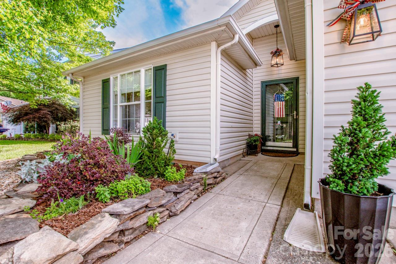 122 Creston Court — Mooresville