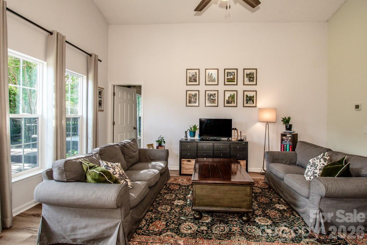 122 Creston Court — Mooresville