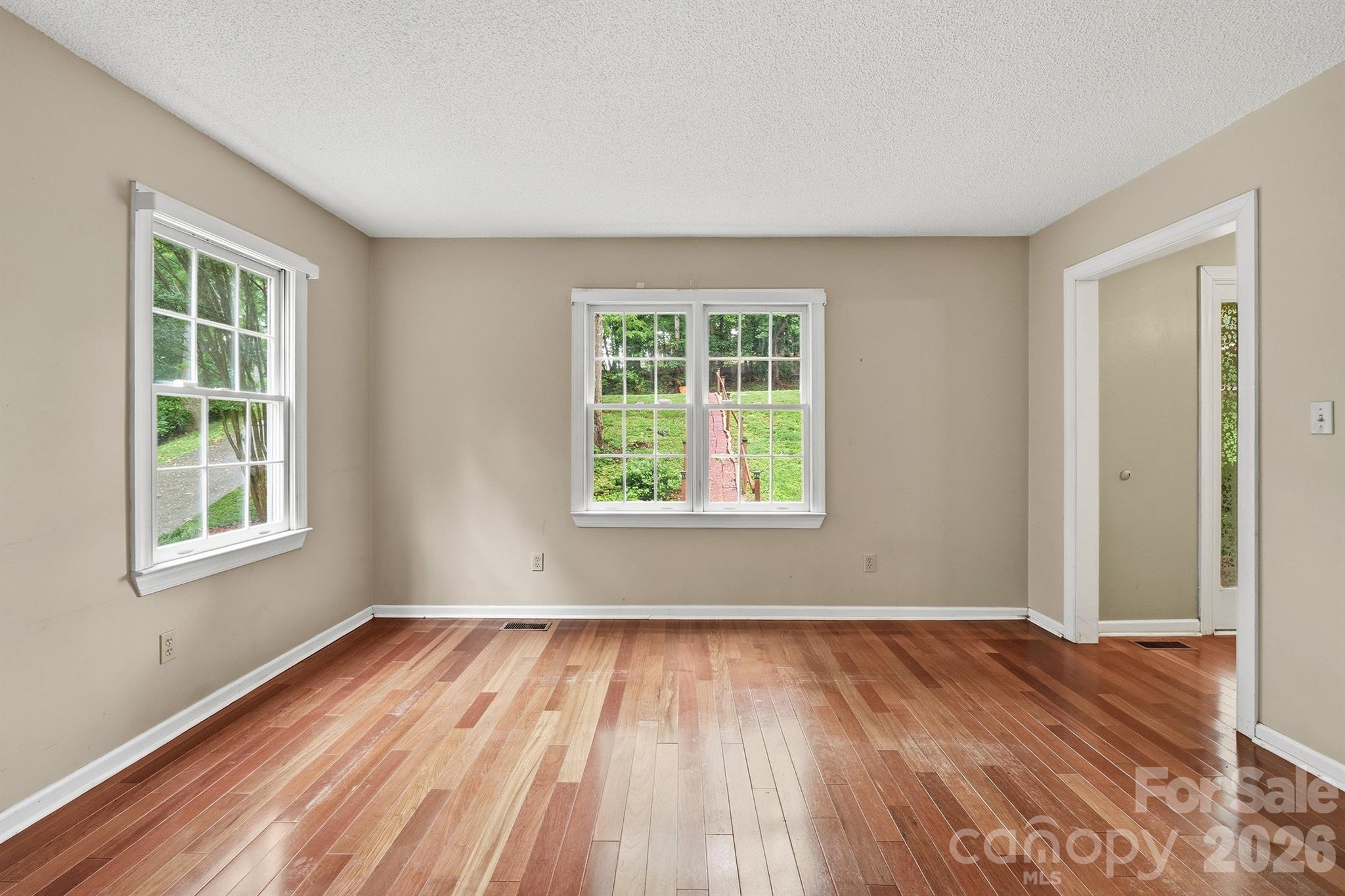 1227 Shirebourn None — Hickory