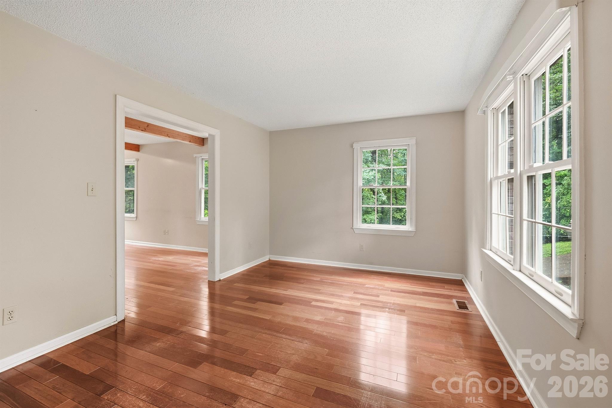 1227 Shirebourn None — Hickory