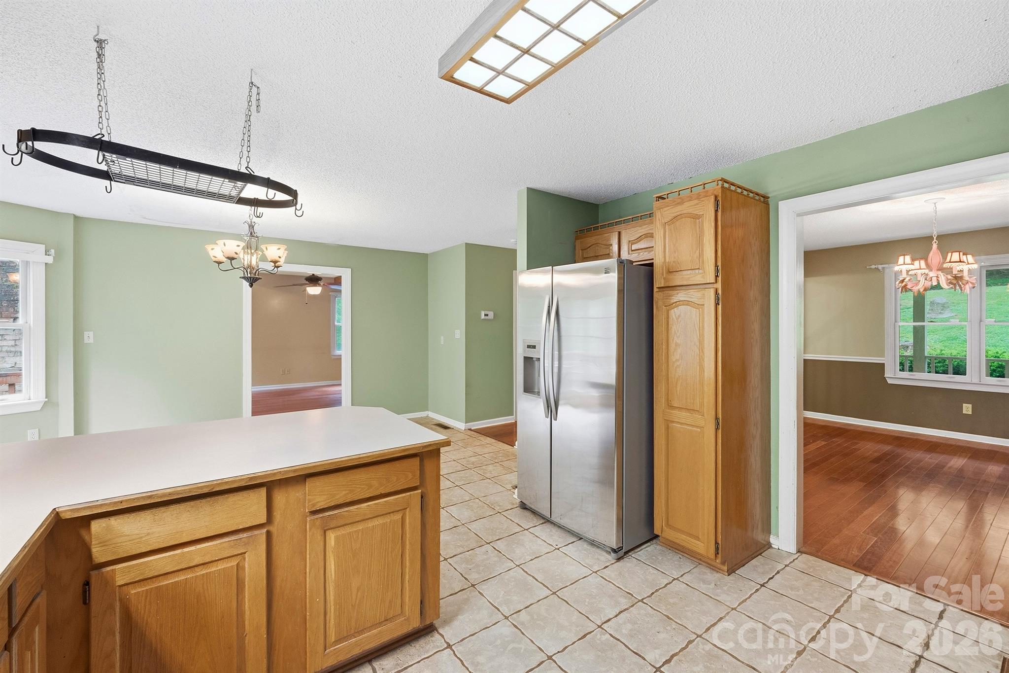 1227 Shirebourn None — Hickory