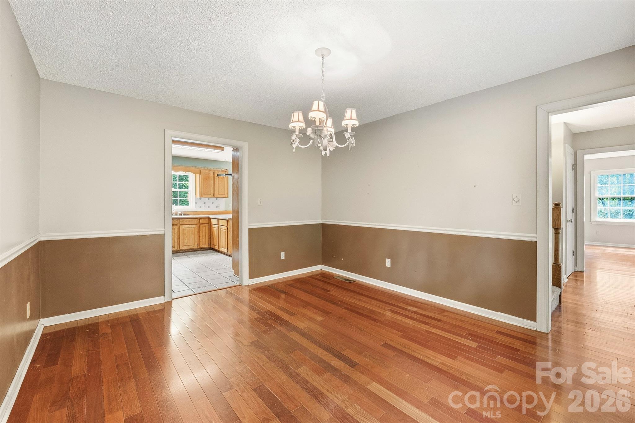 1227 Shirebourn None — Hickory