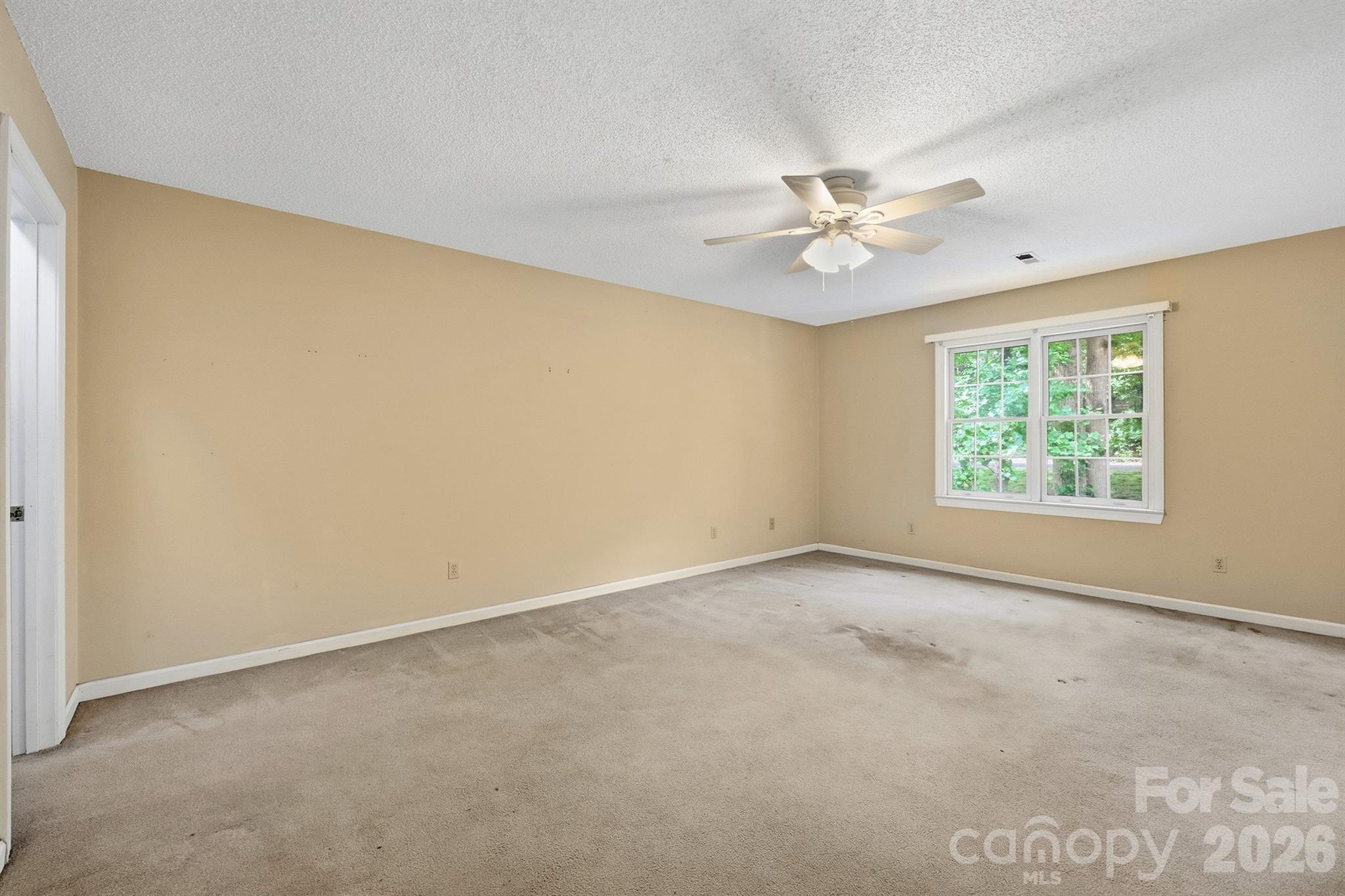 1227 Shirebourn None — Hickory