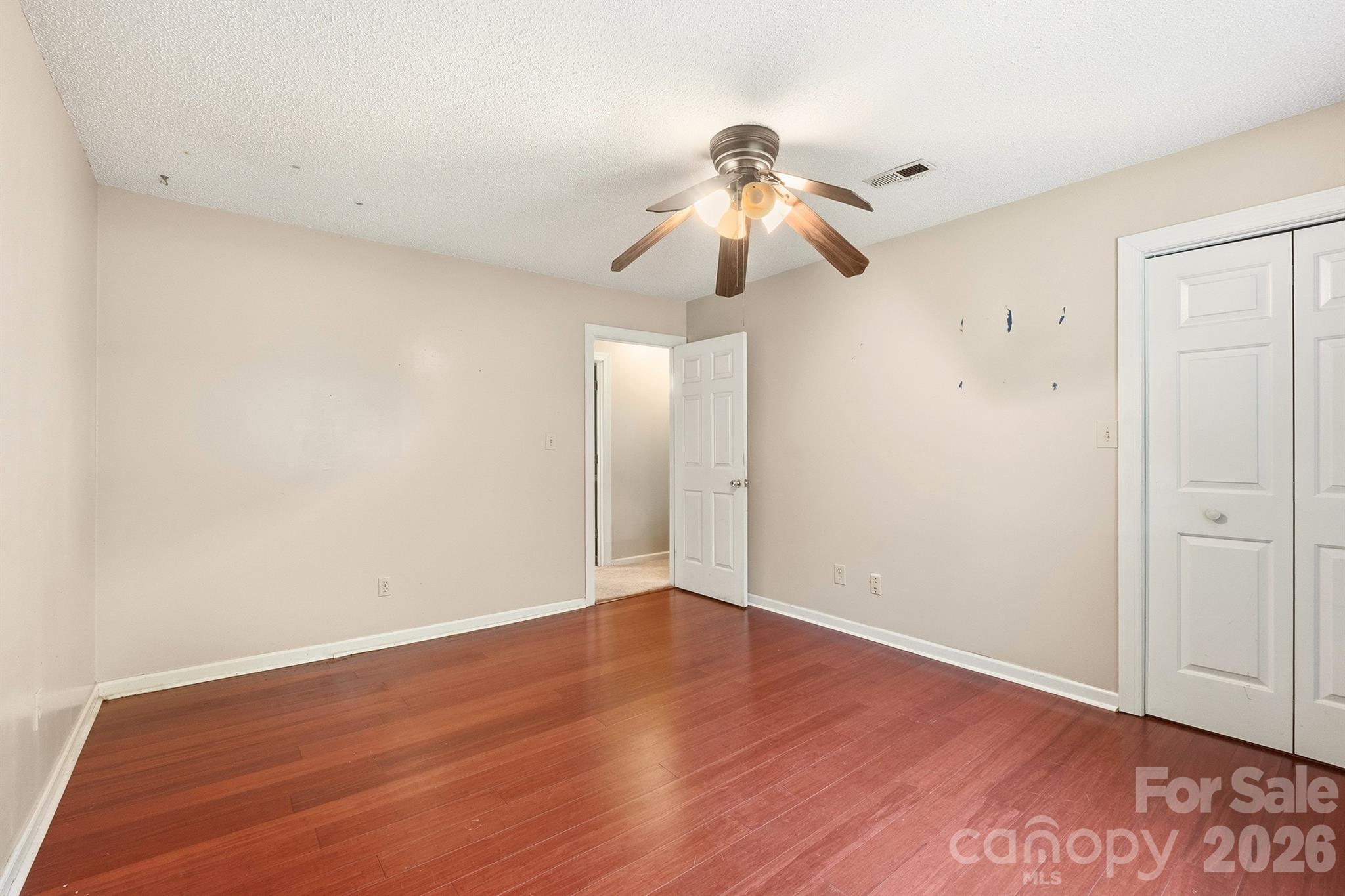 1227 Shirebourn None — Hickory