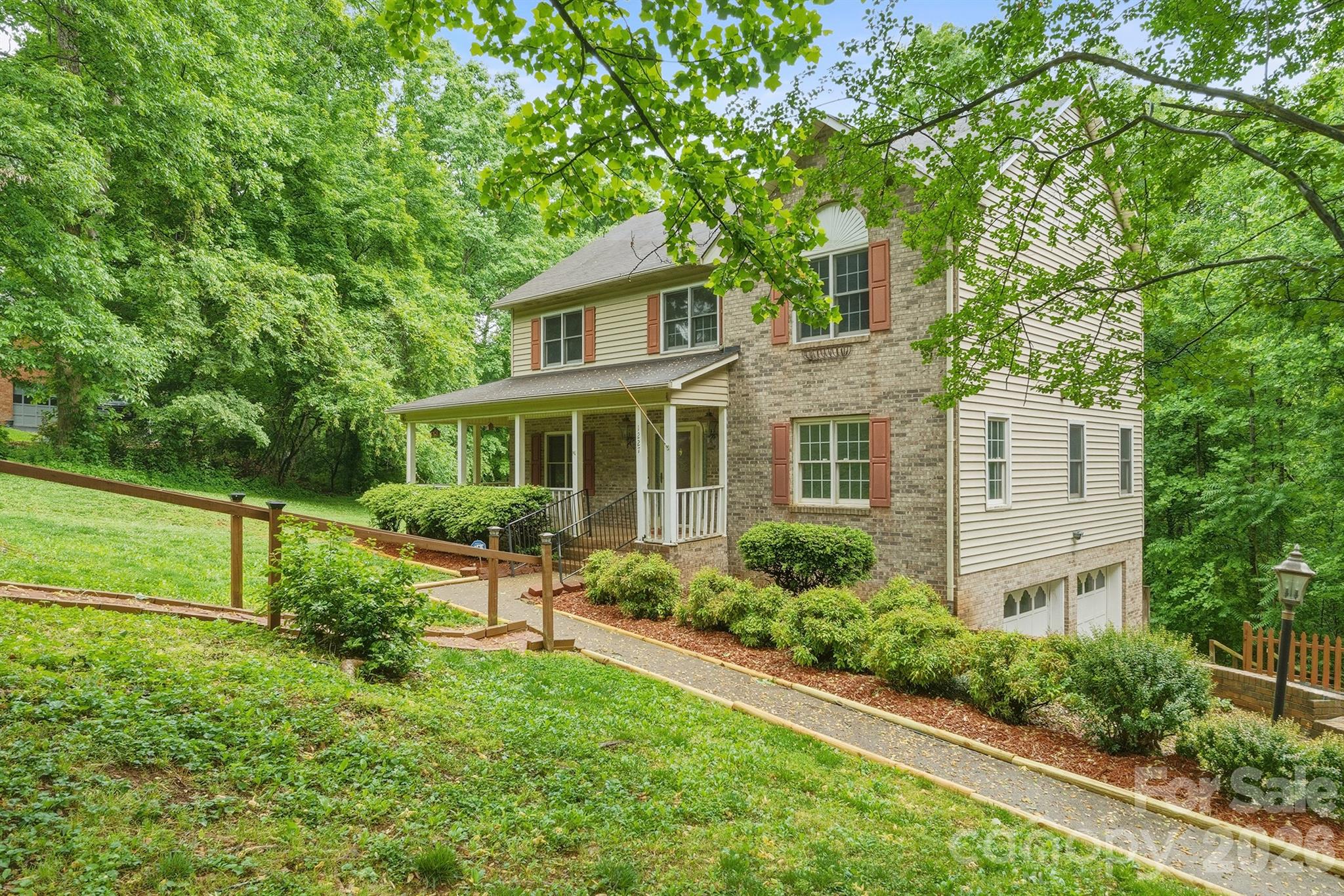 1227 Shirebourn None — Hickory