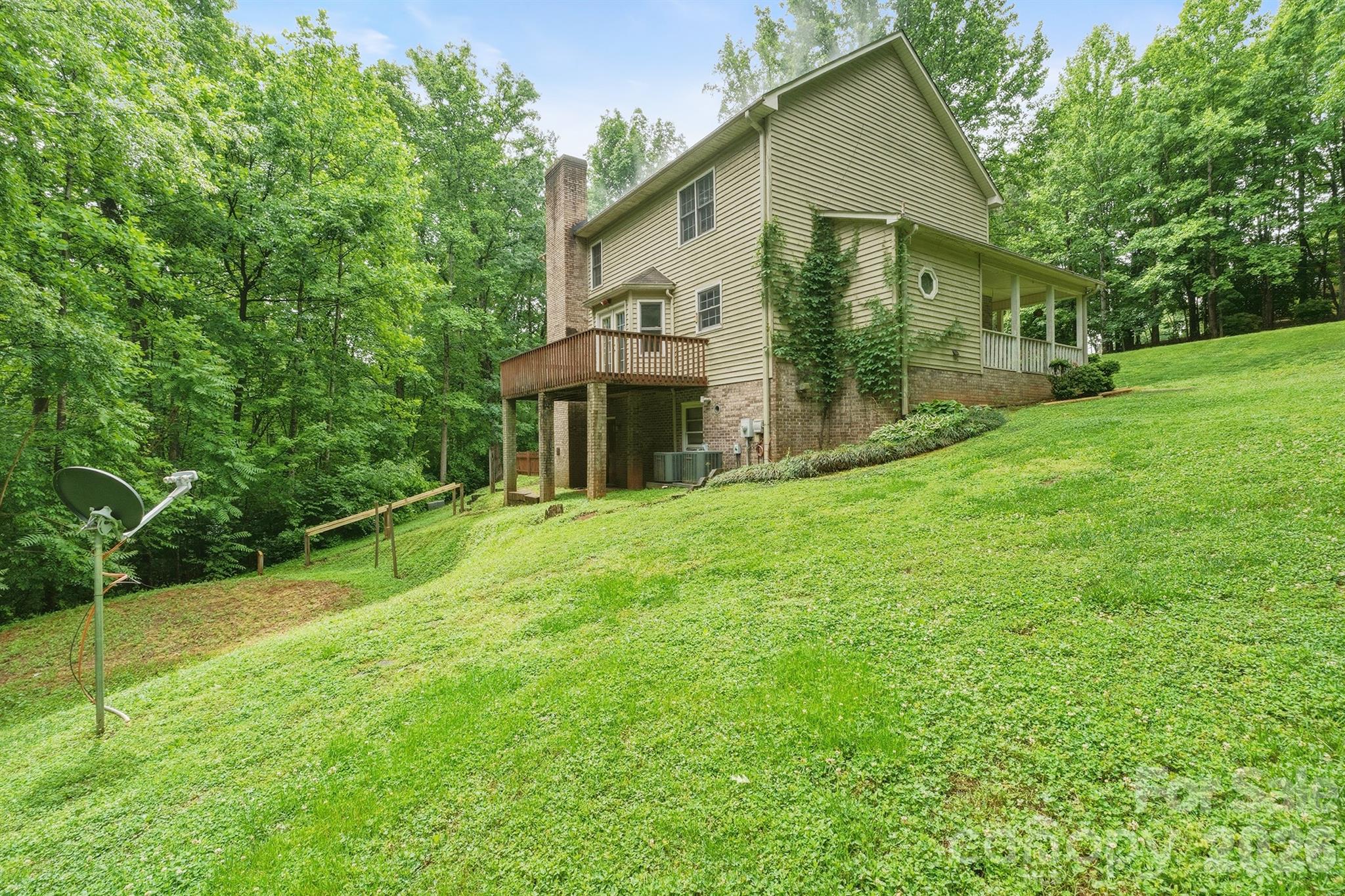 1227 Shirebourn None — Hickory
