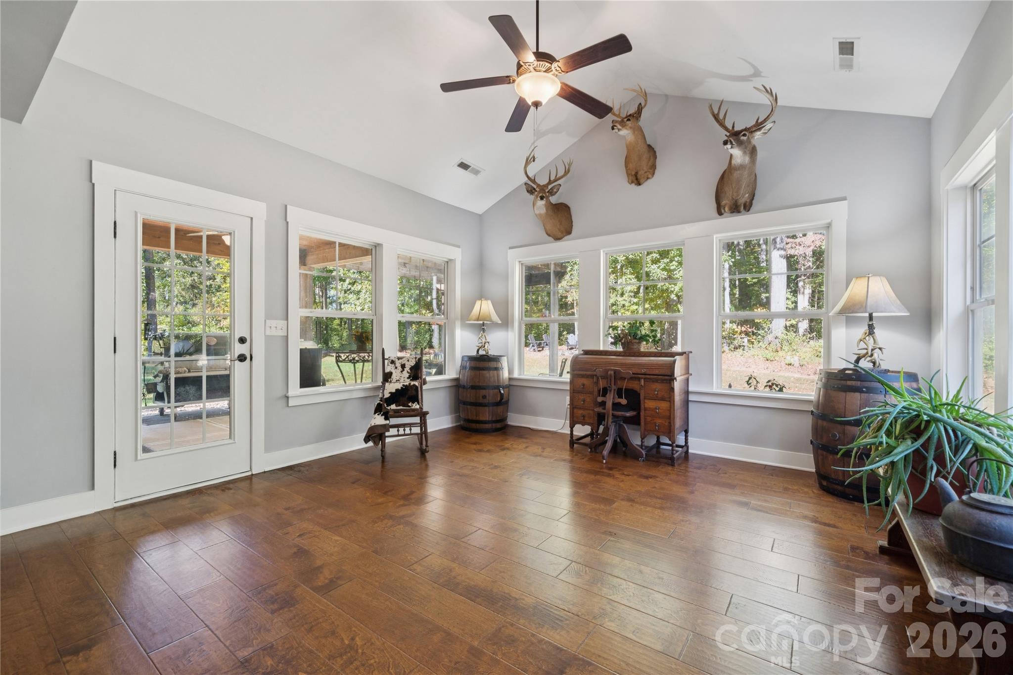295 Worthington Drive — Mt Ulla