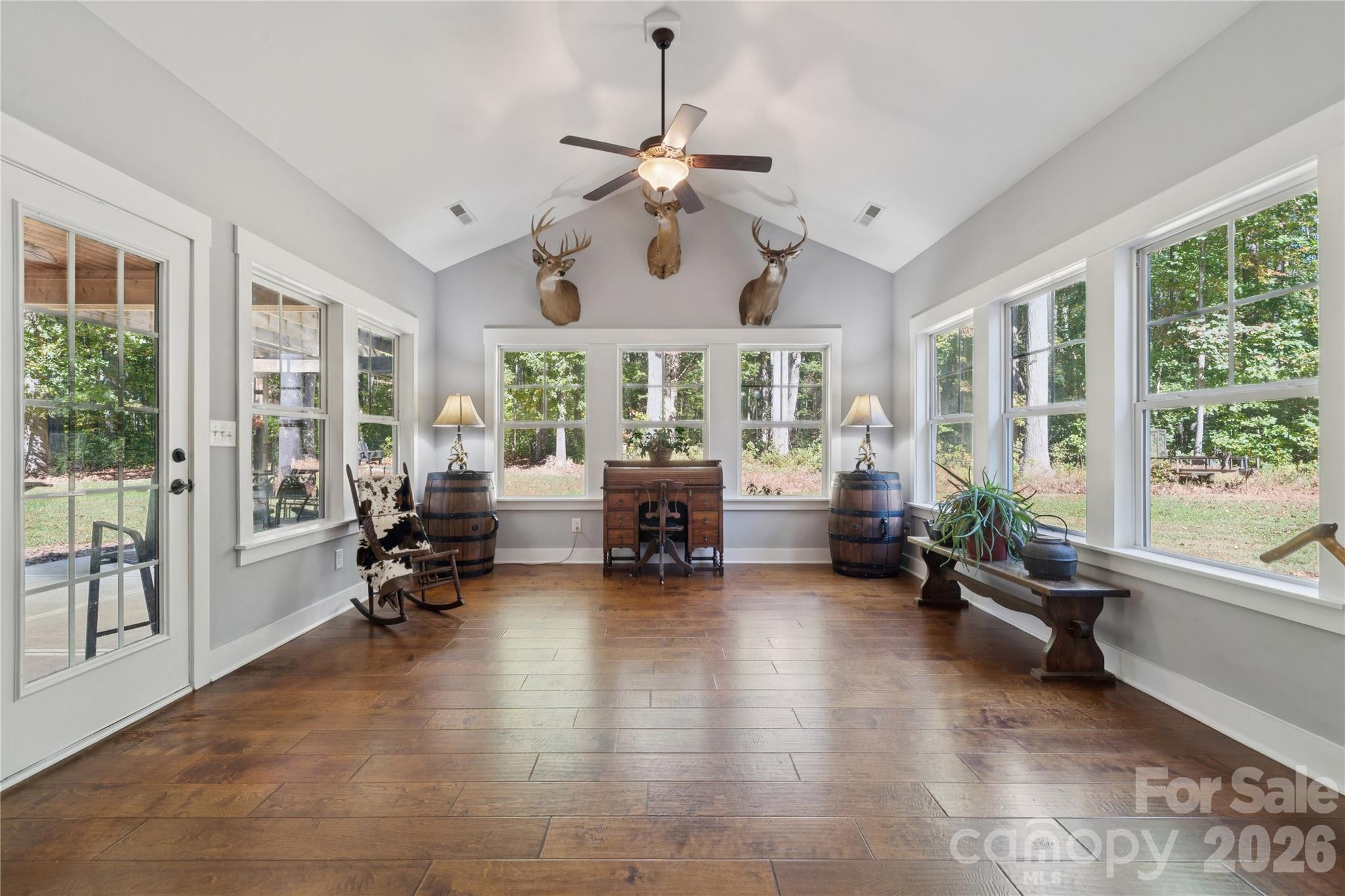 295 Worthington Drive — Mt Ulla