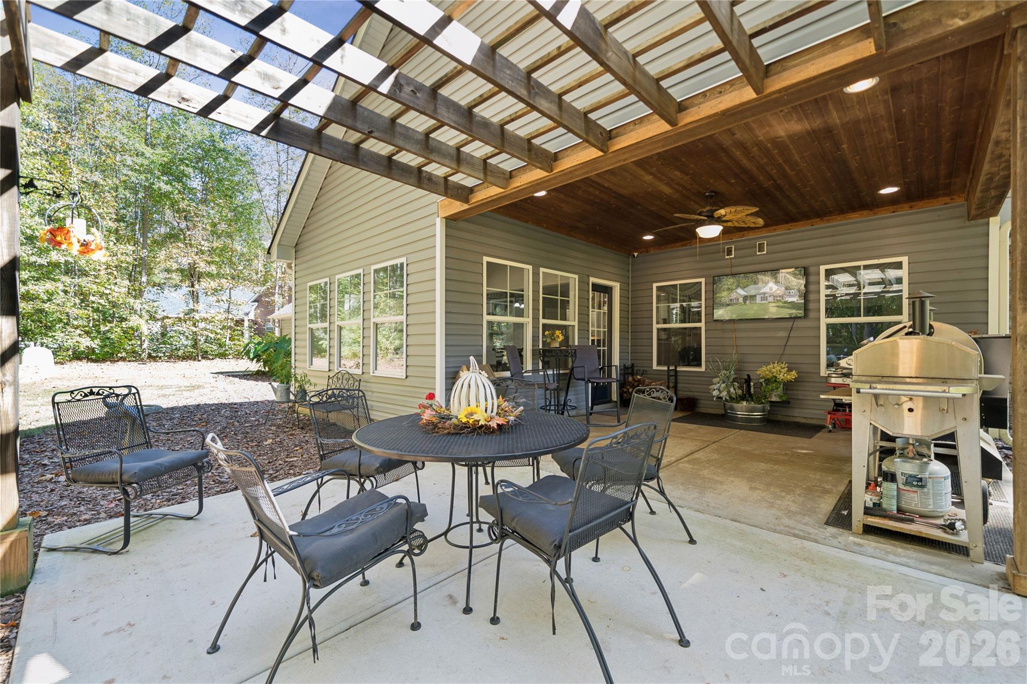 295 Worthington Drive — Mt Ulla