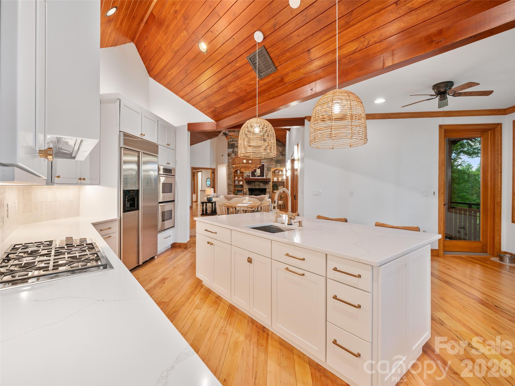 71 Chestnut Hill Road — Spruce Pine