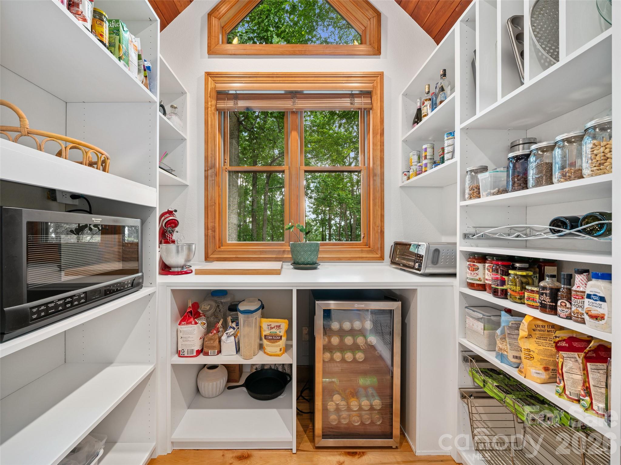 71 Chestnut Hill Road — Spruce Pine