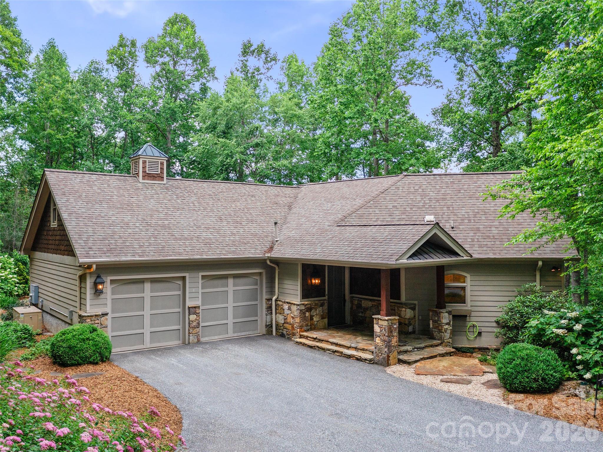 71 Chestnut Hill Road — Spruce Pine