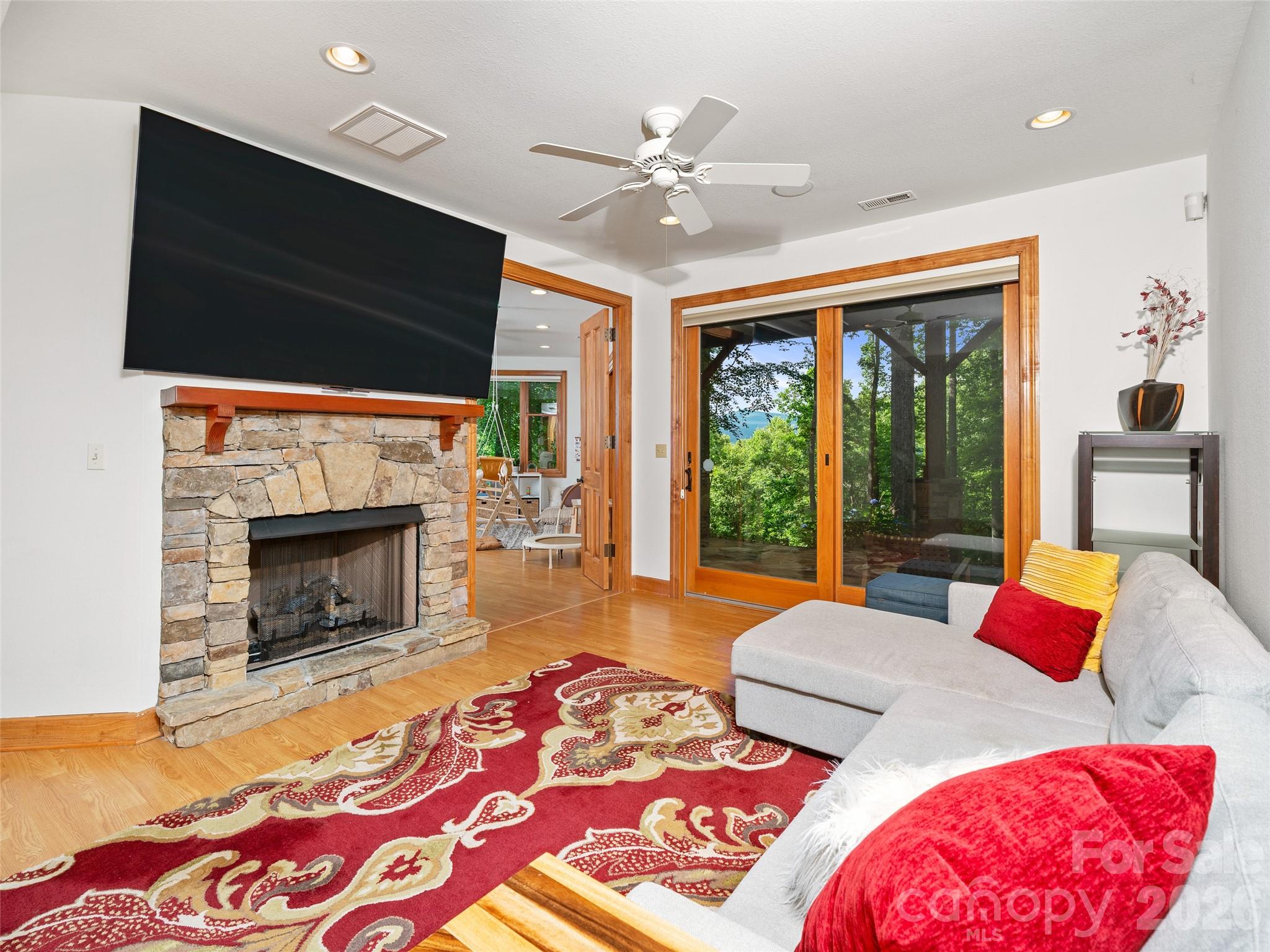 71 Chestnut Hill Road — Spruce Pine