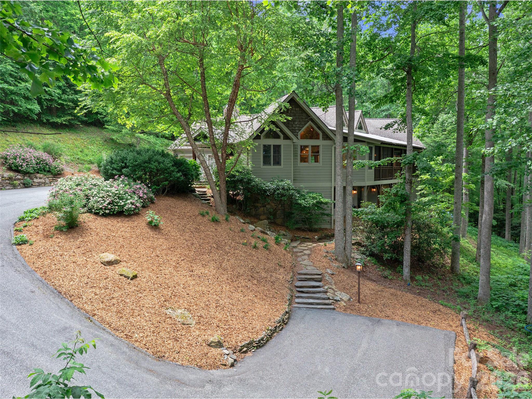 71 Chestnut Hill Road — Spruce Pine