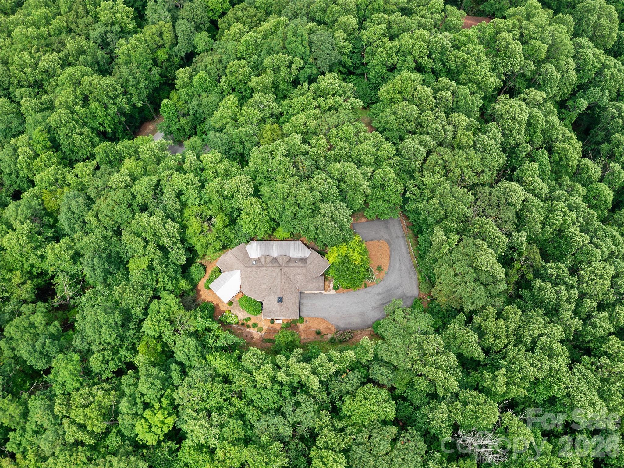 71 Chestnut Hill Road — Spruce Pine