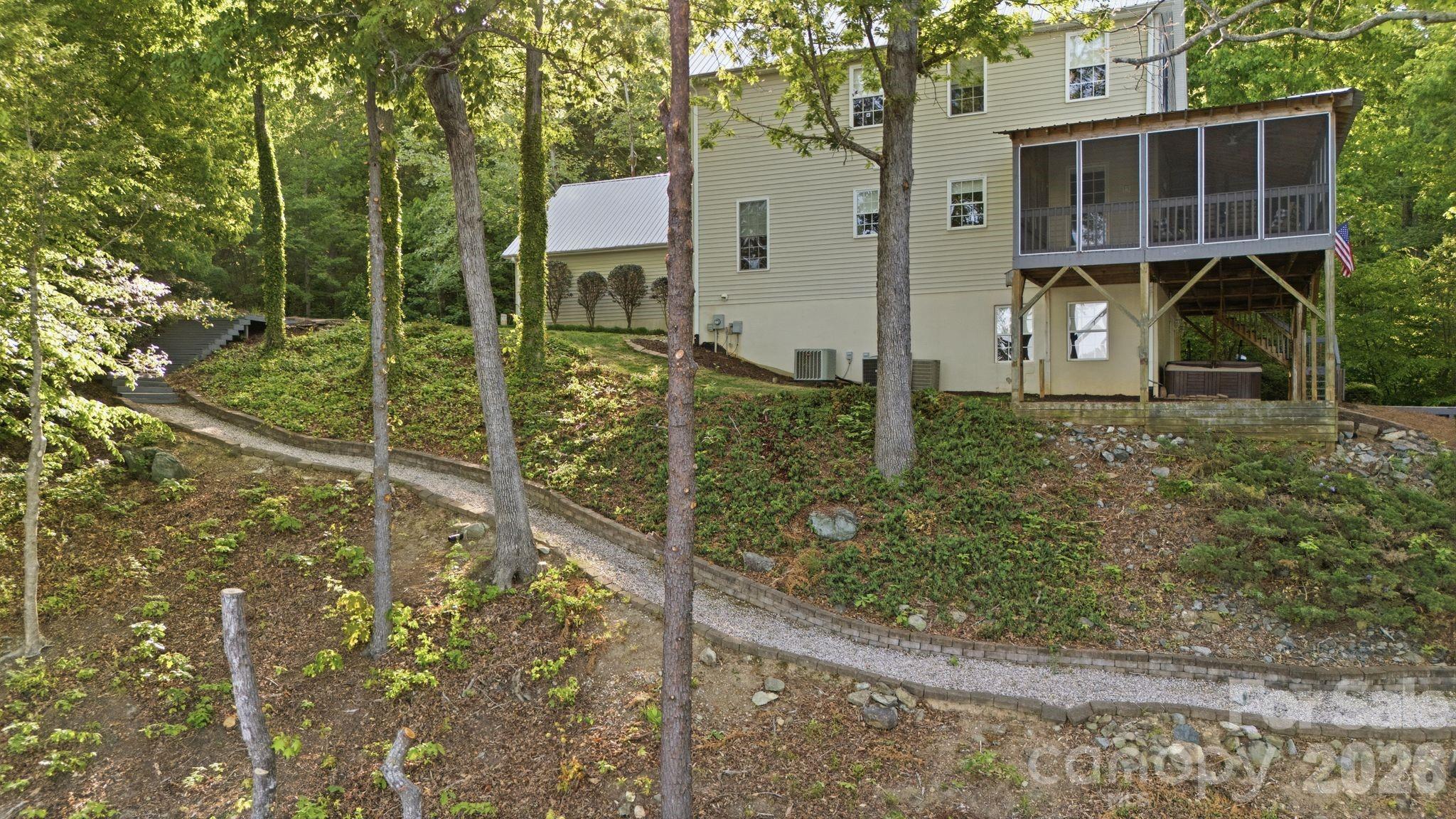 424 Mountain Harbor Drive — Lexington