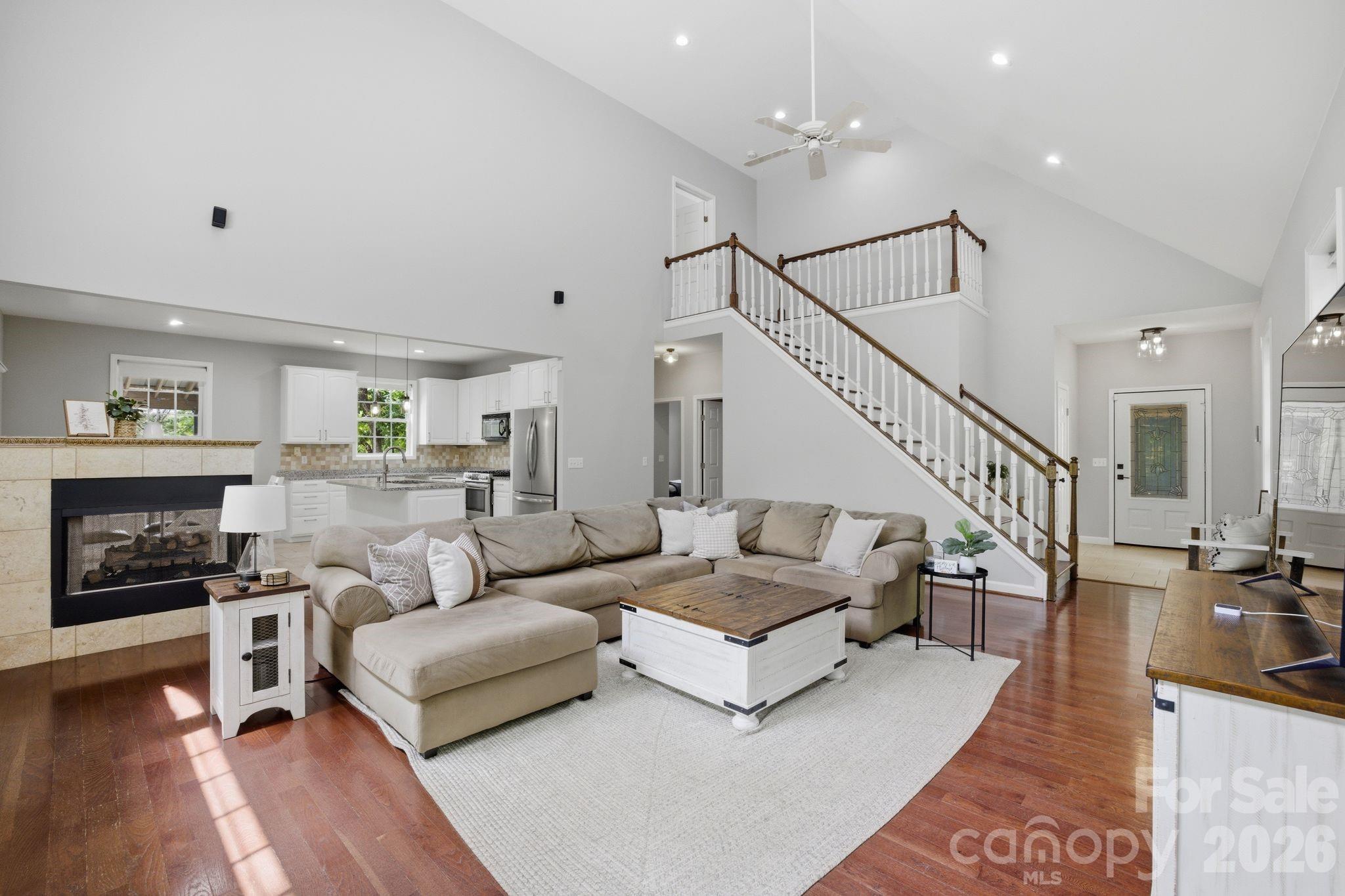 424 Mountain Harbor Drive — Lexington