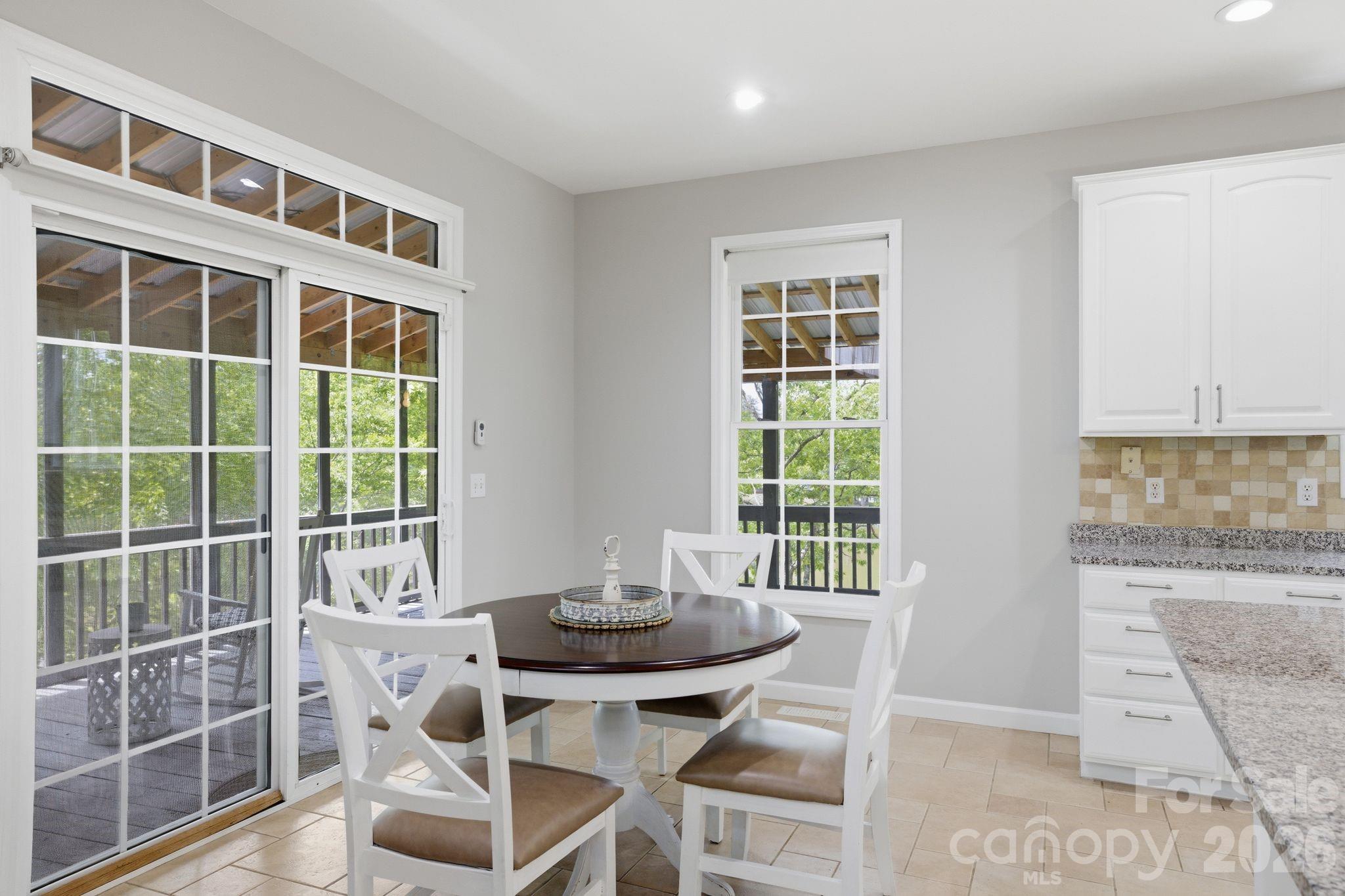 424 Mountain Harbor Drive — Lexington