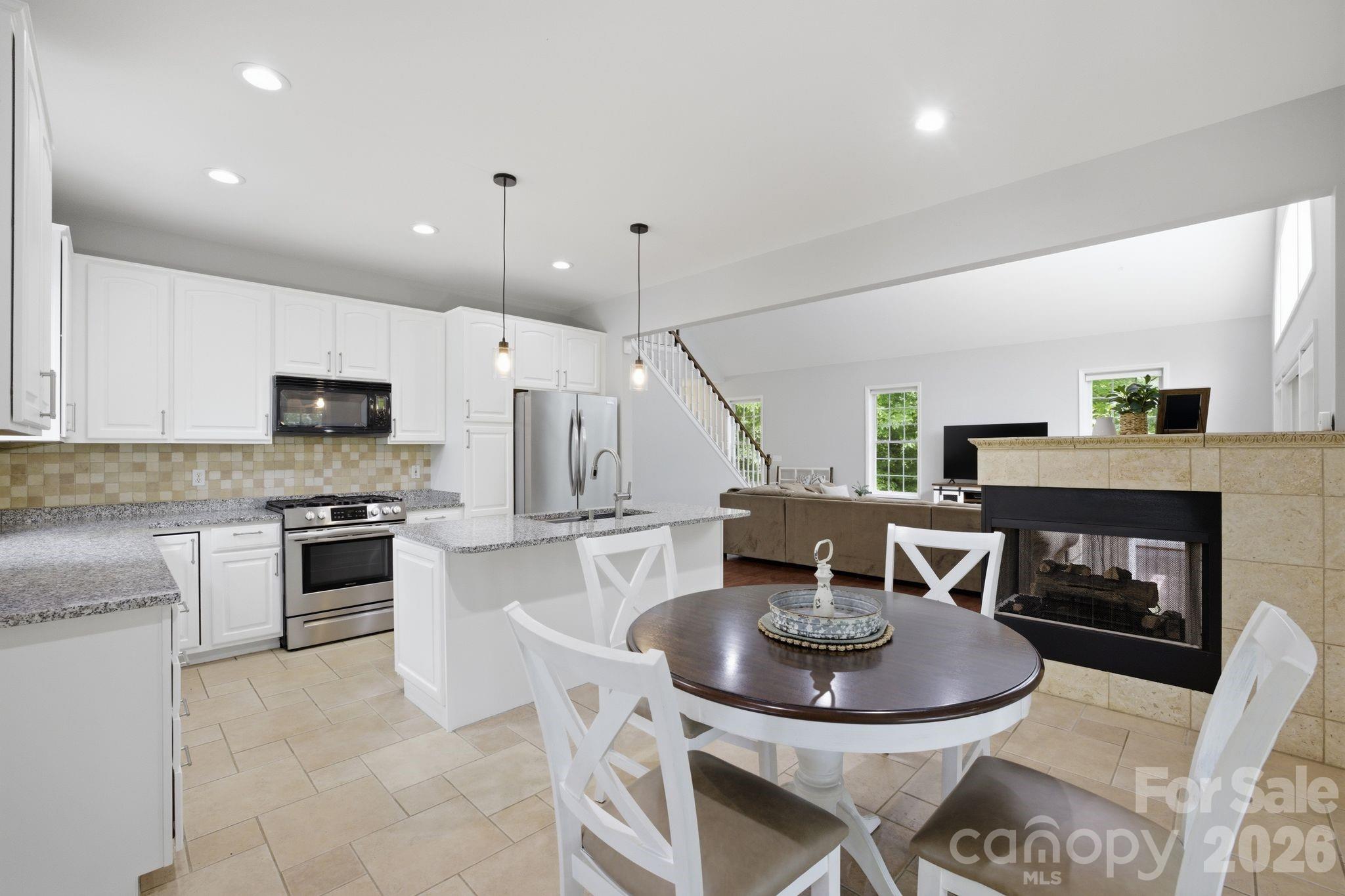 424 Mountain Harbor Drive — Lexington