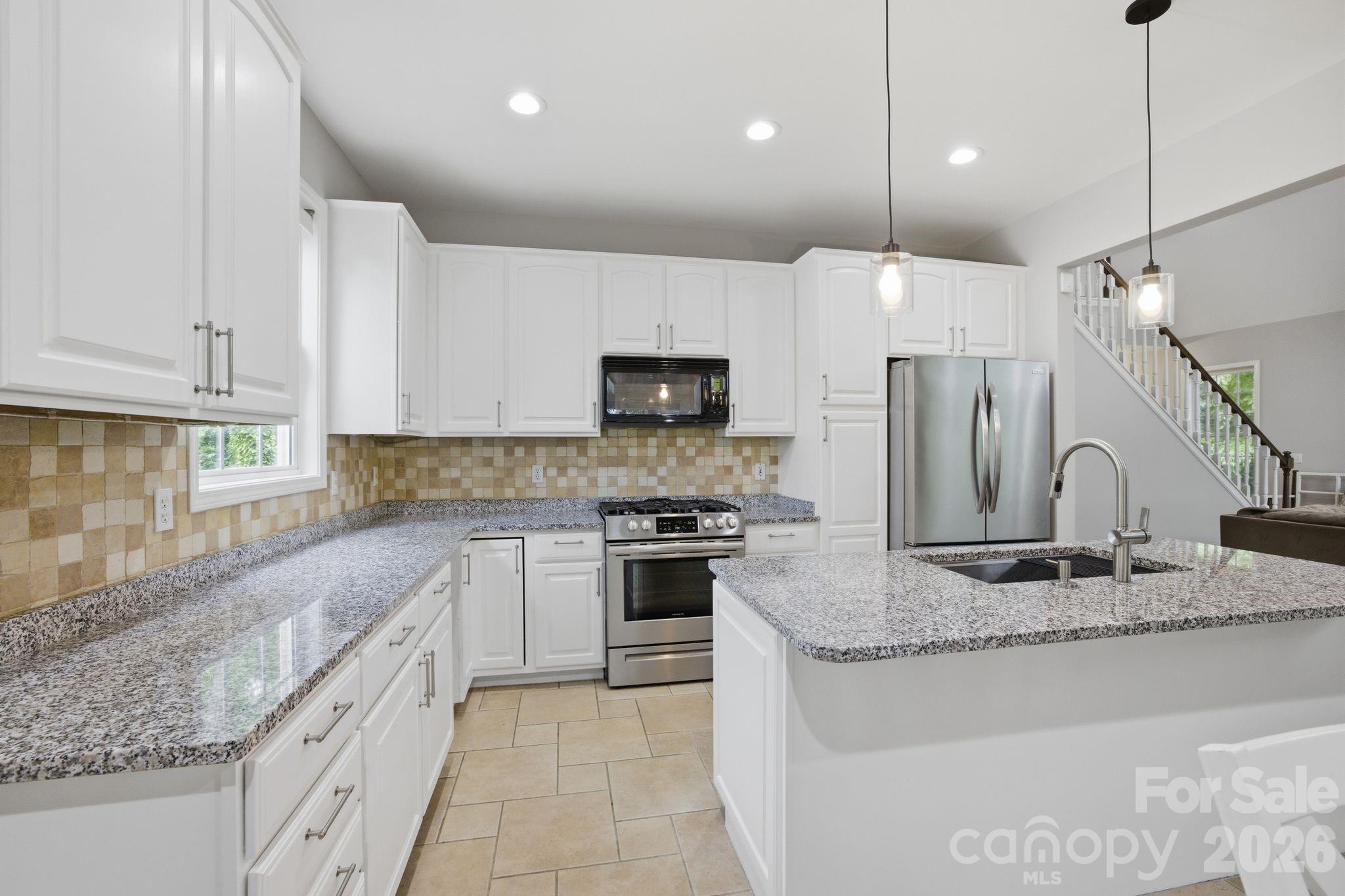 424 Mountain Harbor Drive — Lexington