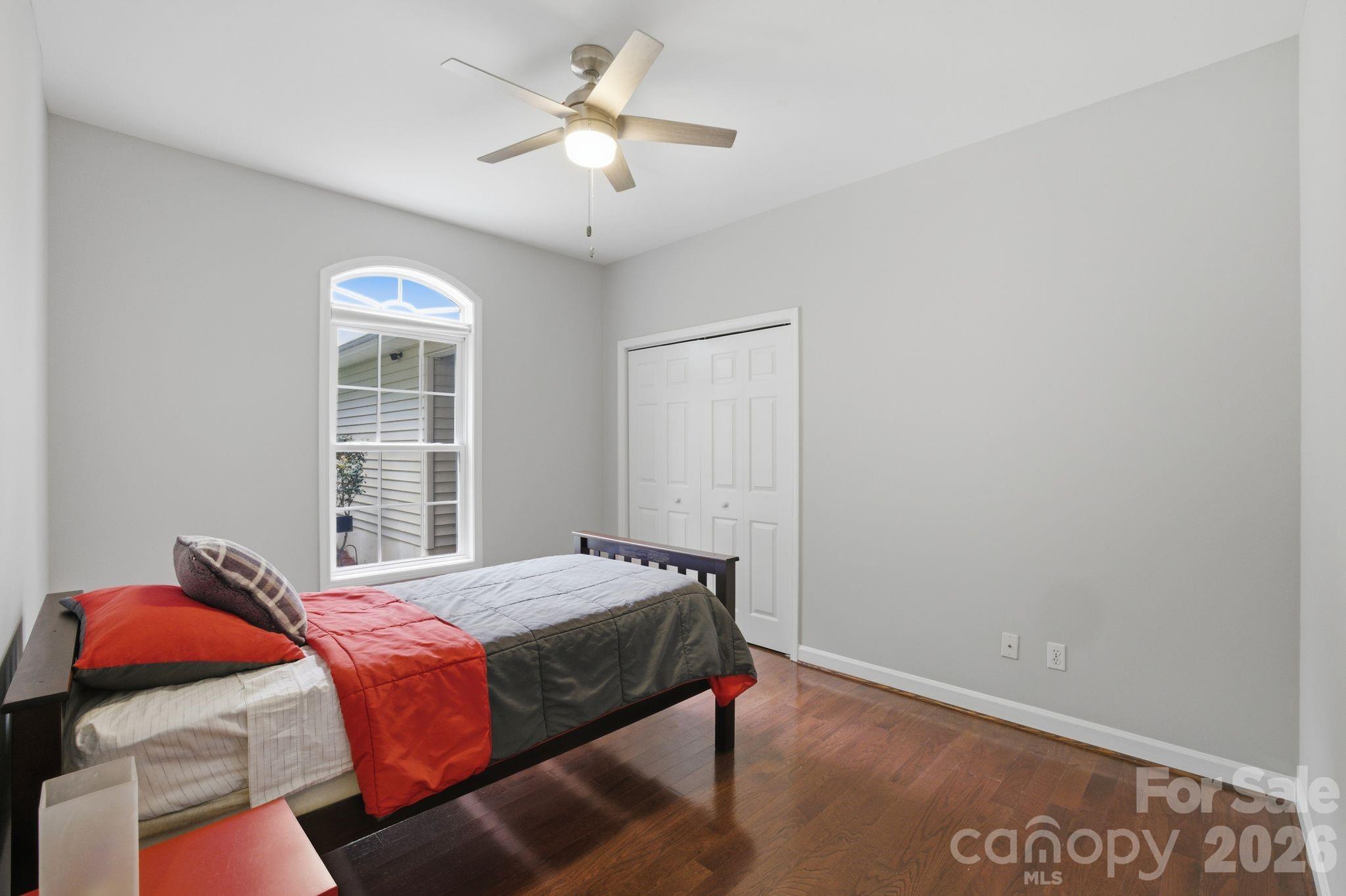 424 Mountain Harbor Drive — Lexington