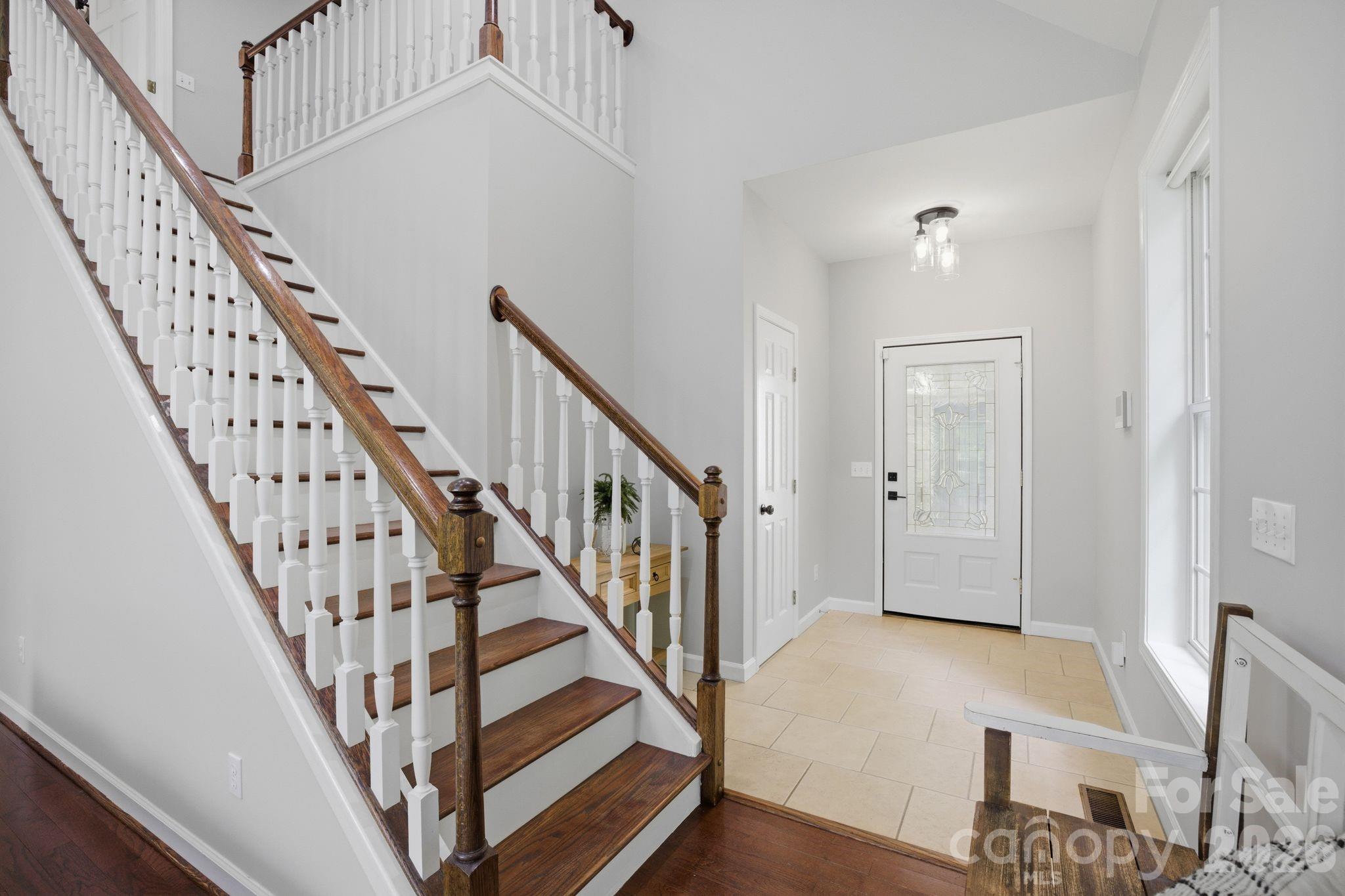 424 Mountain Harbor Drive — Lexington