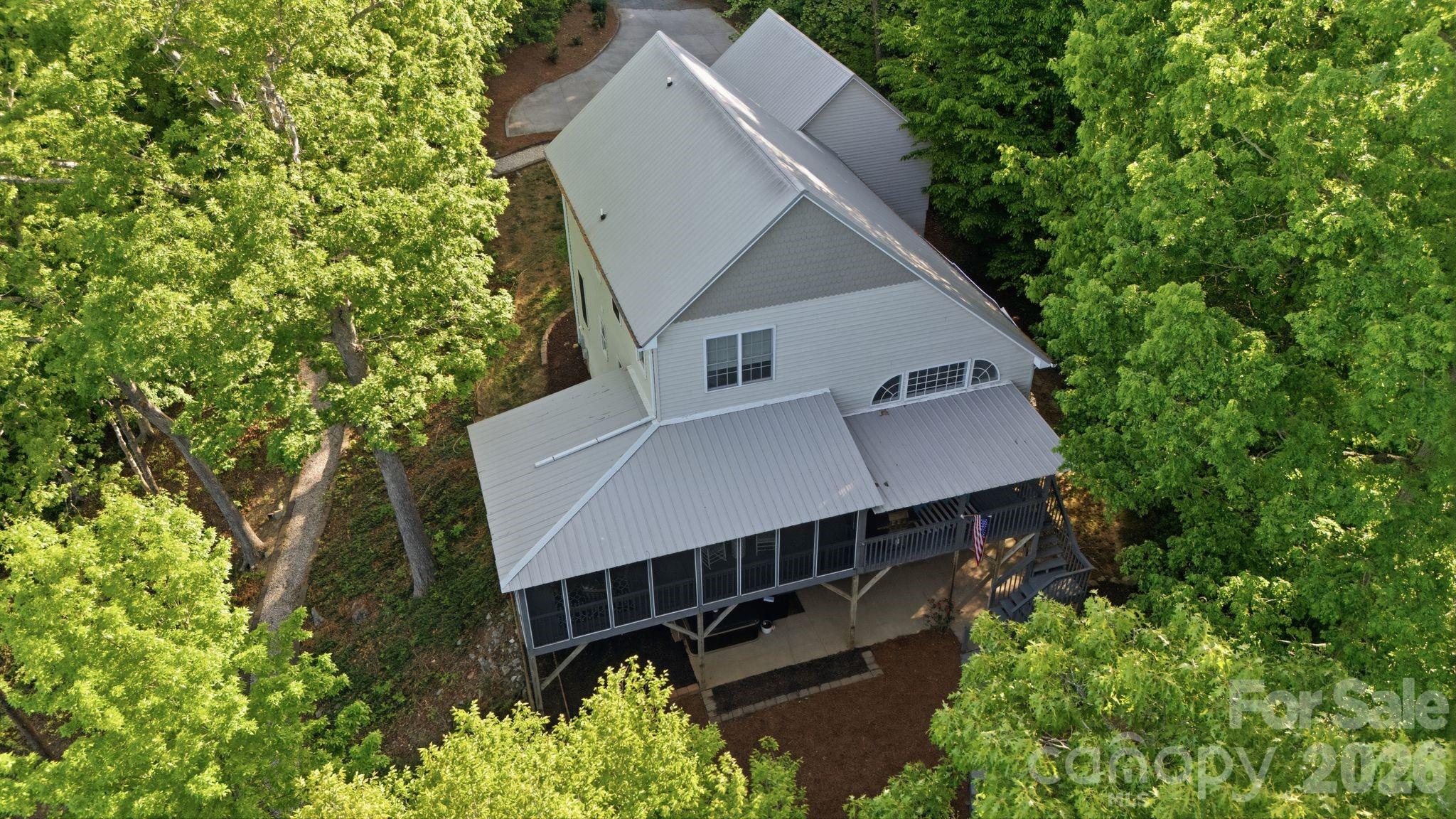 424 Mountain Harbor Drive — Lexington