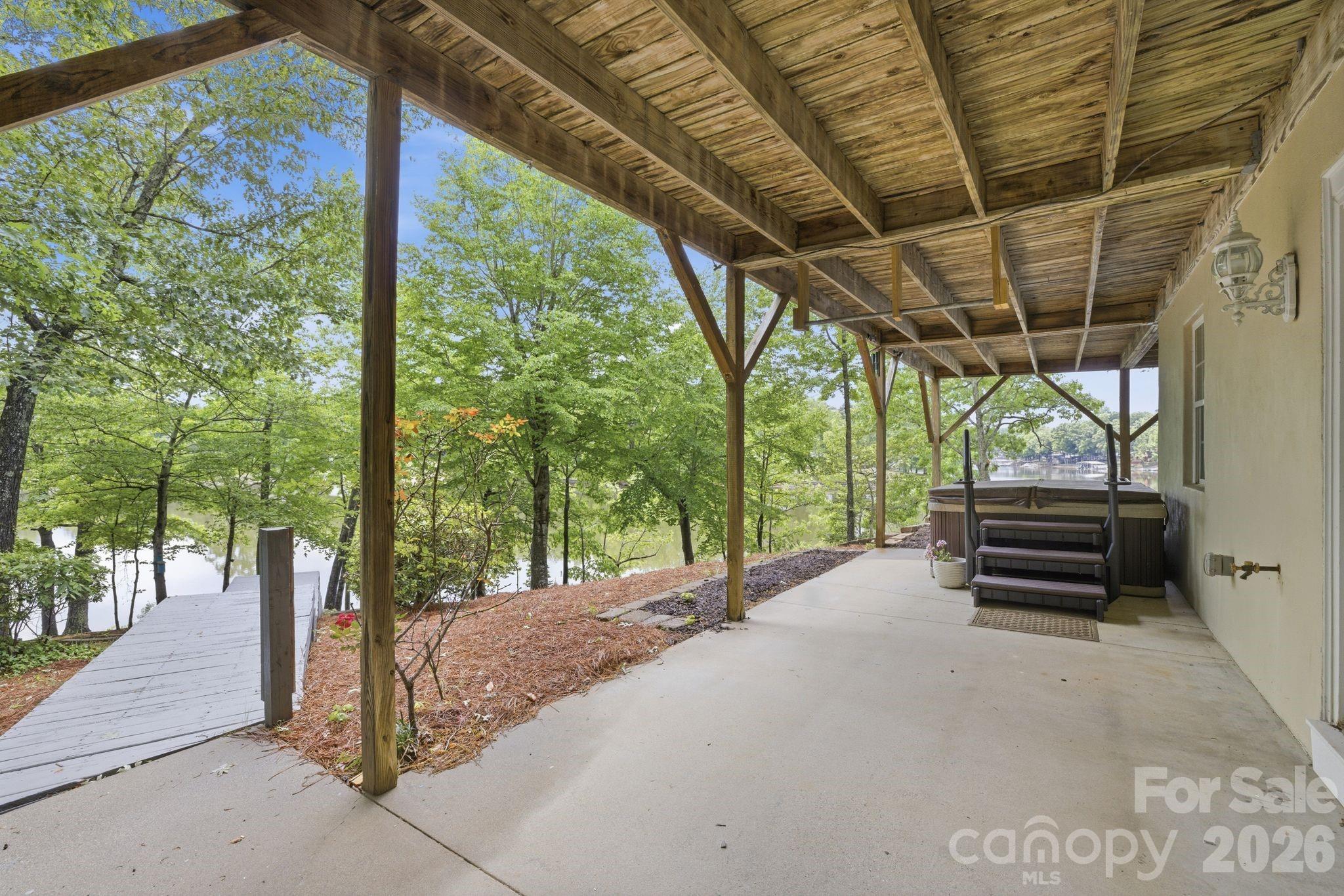 424 Mountain Harbor Drive — Lexington