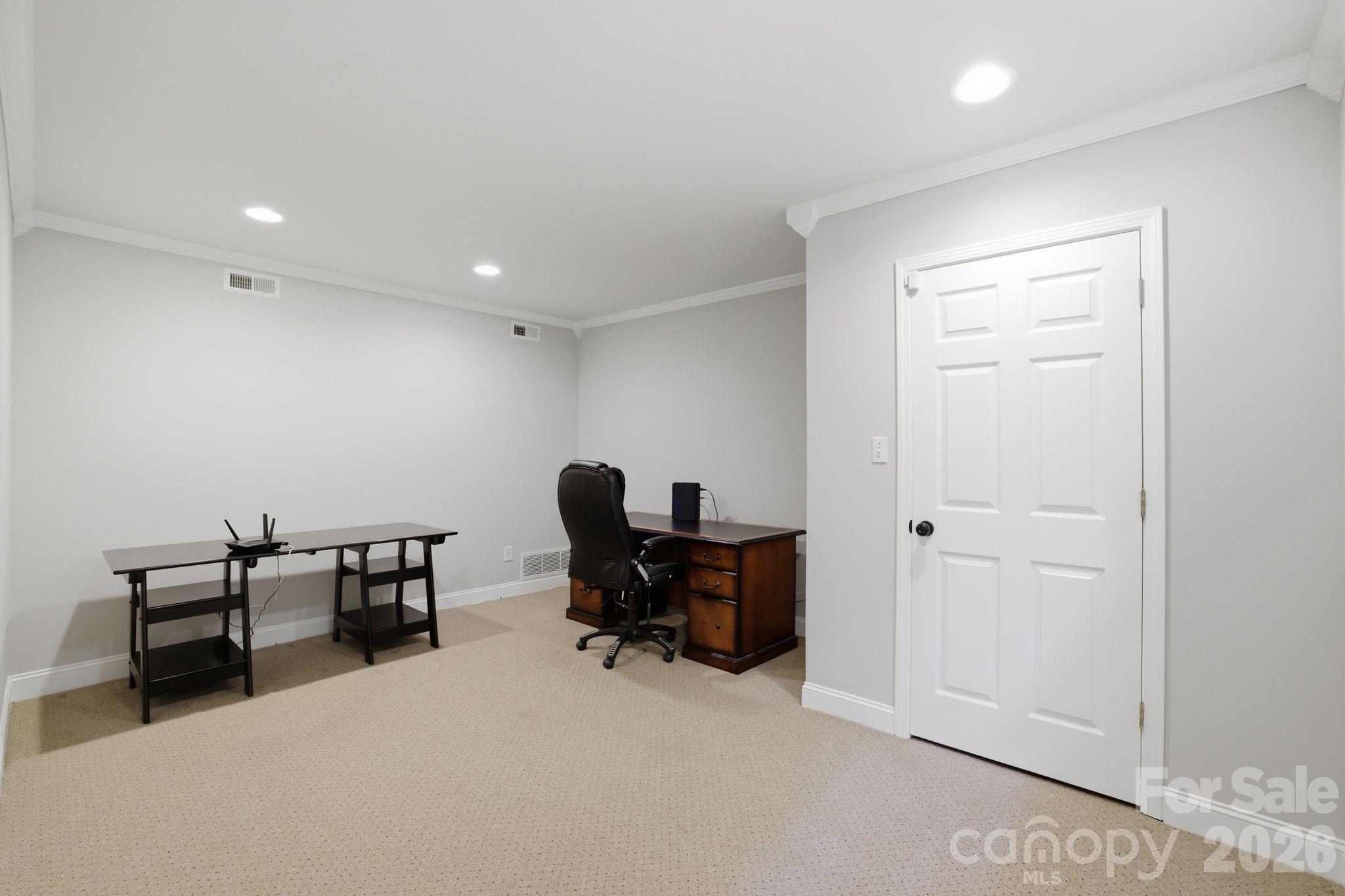 424 Mountain Harbor Drive — Lexington