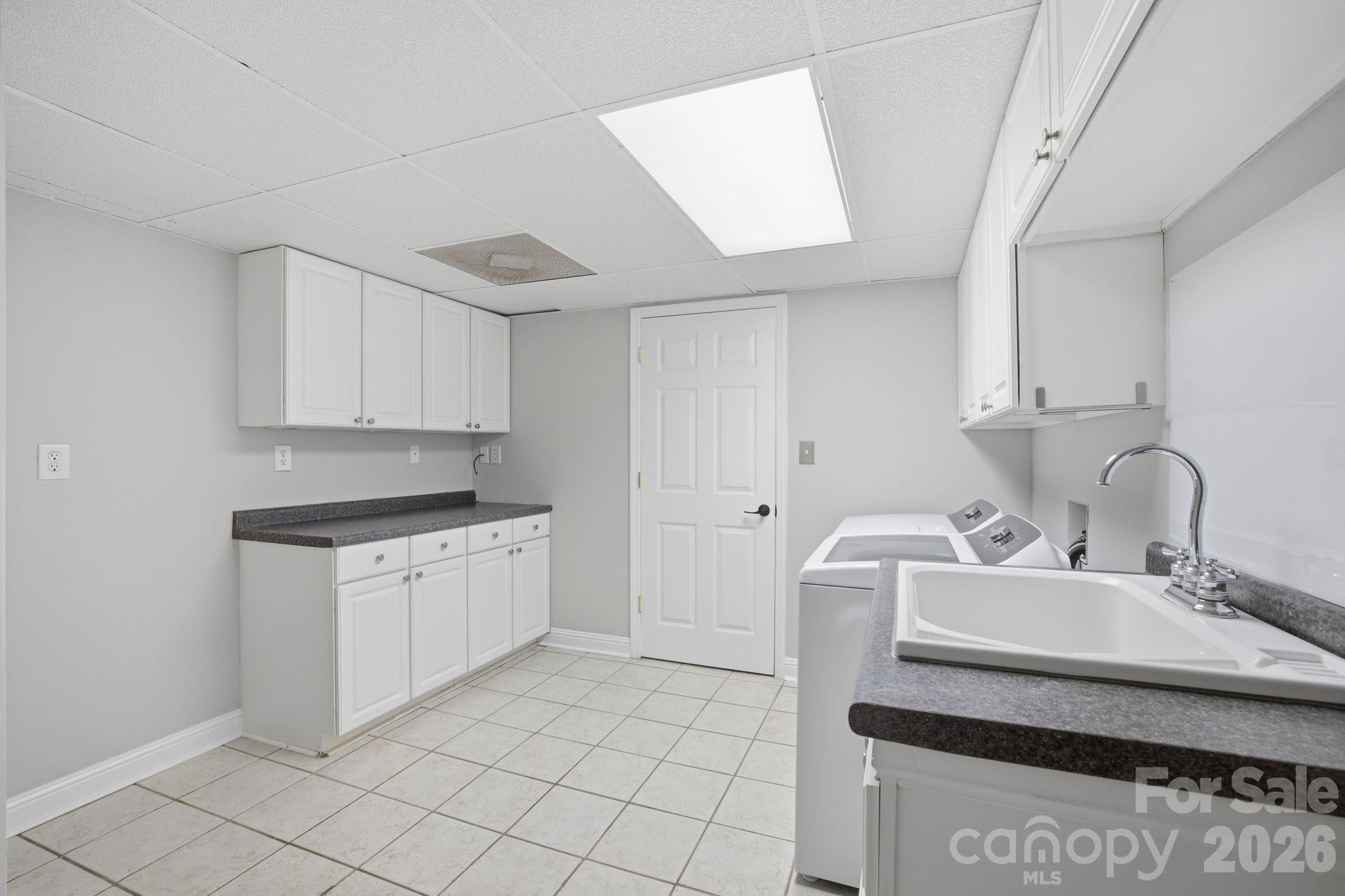 424 Mountain Harbor Drive — Lexington