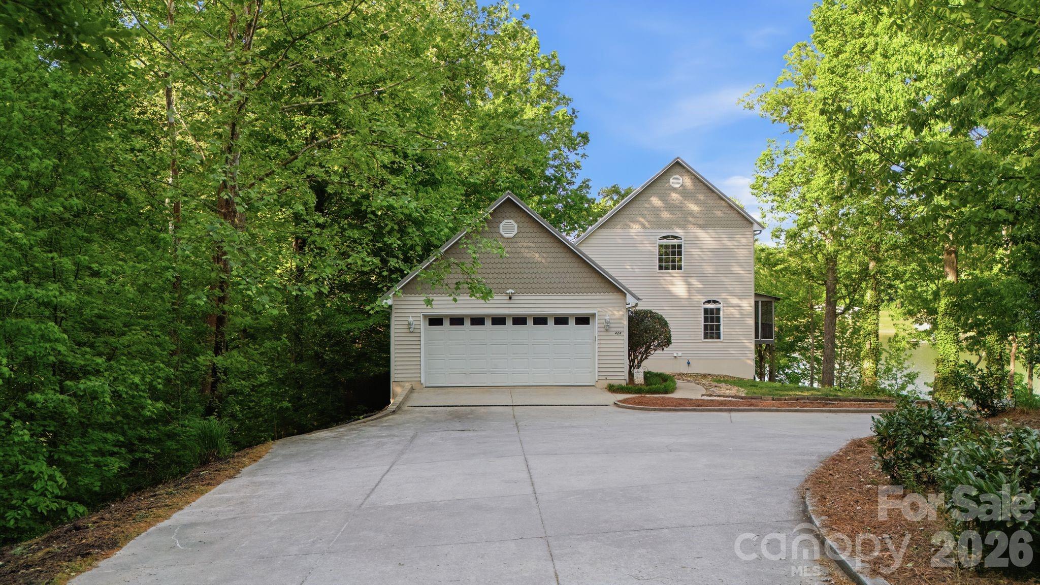 424 Mountain Harbor Drive — Lexington