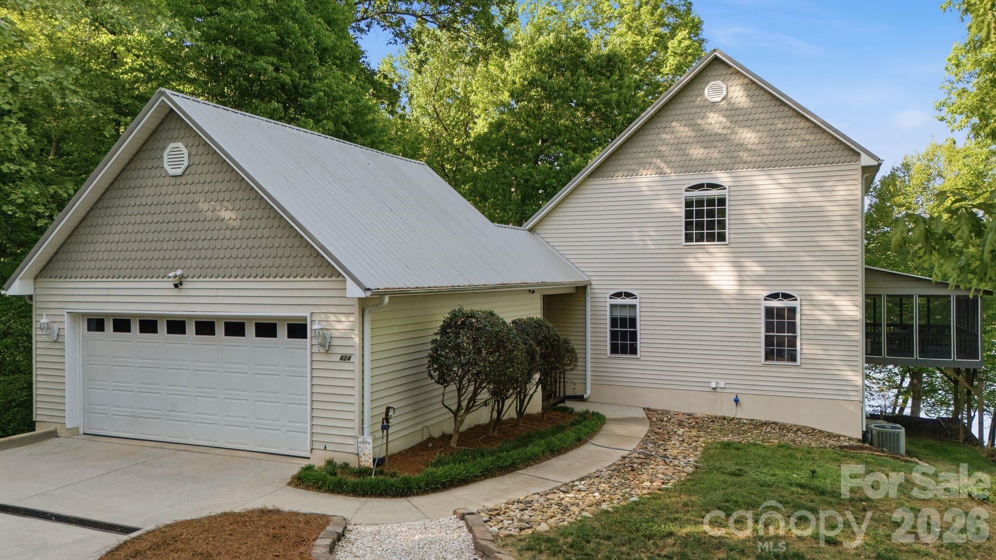 424 Mountain Harbor Drive — Lexington