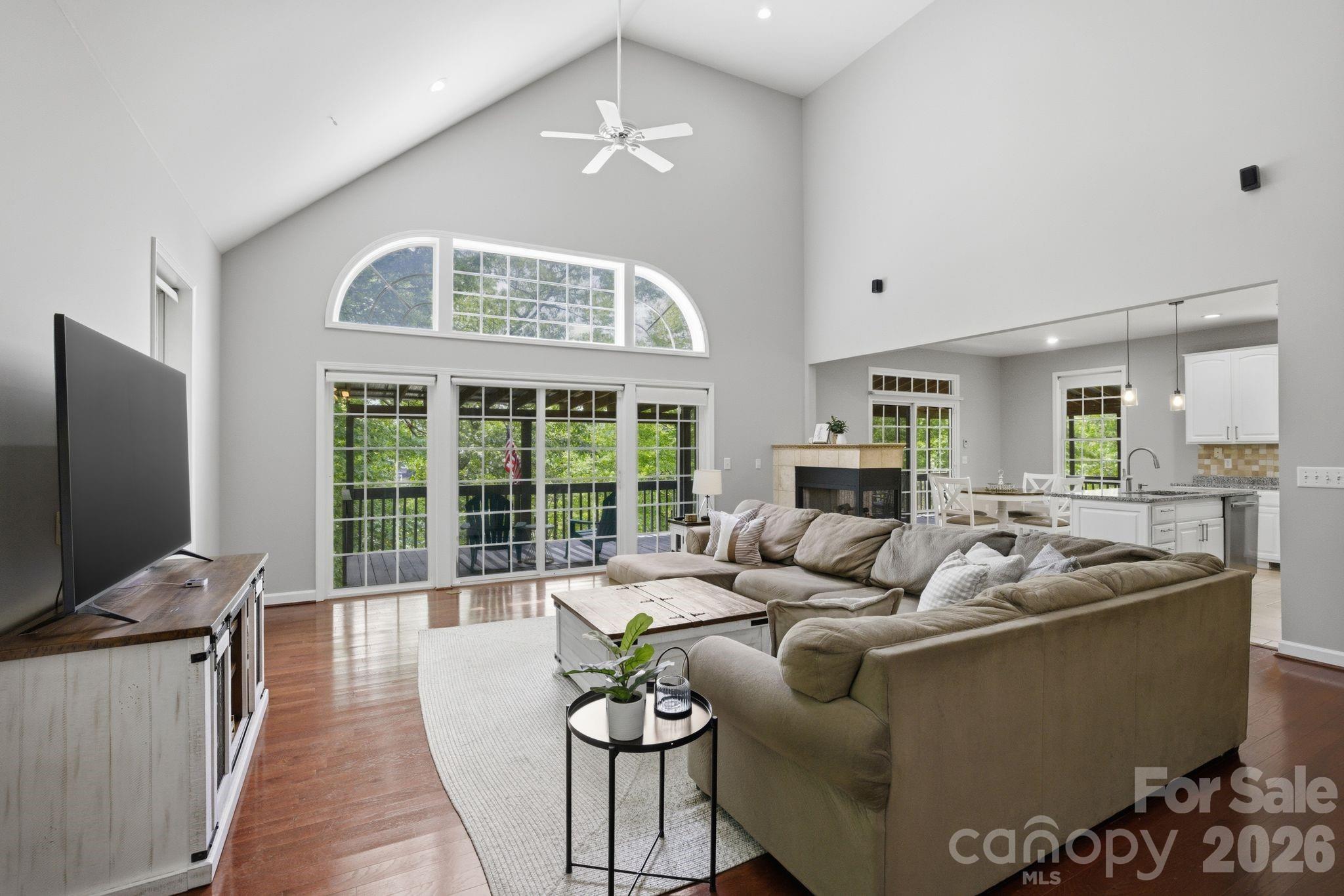 424 Mountain Harbor Drive — Lexington