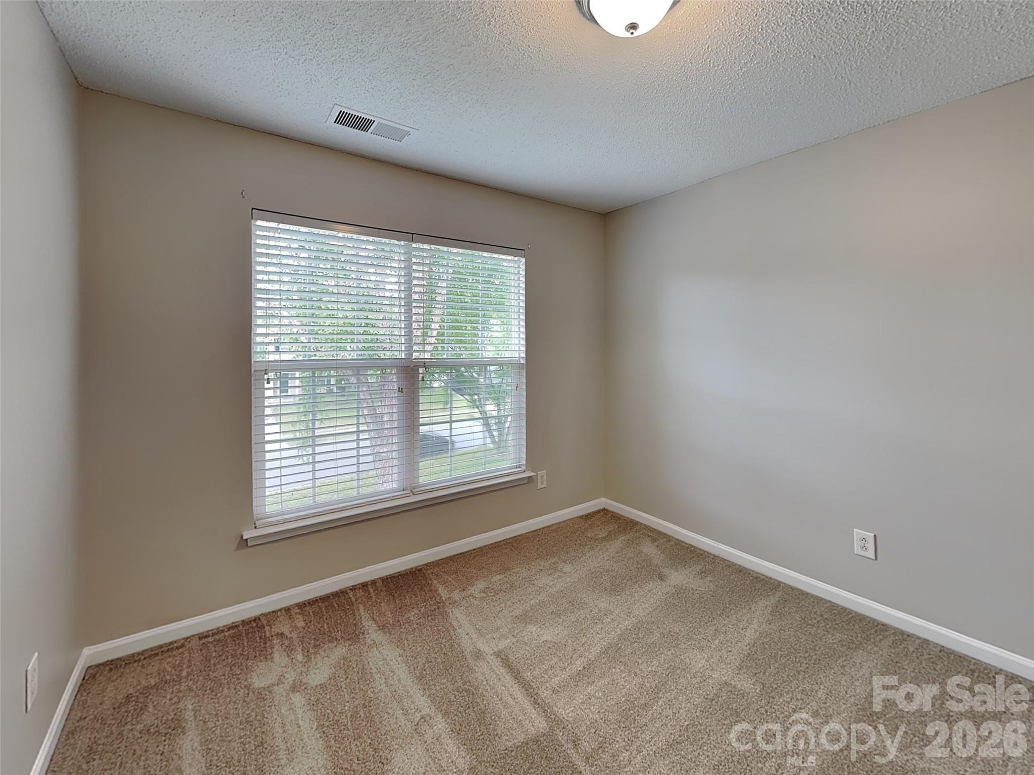 1032 Meadowbrook Lane SW — Concord