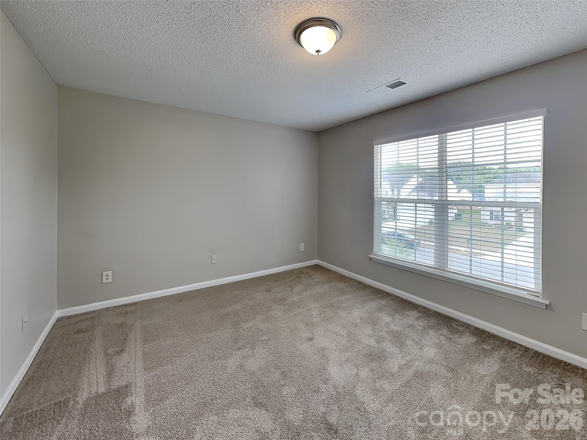 1032 Meadowbrook Lane SW — Concord