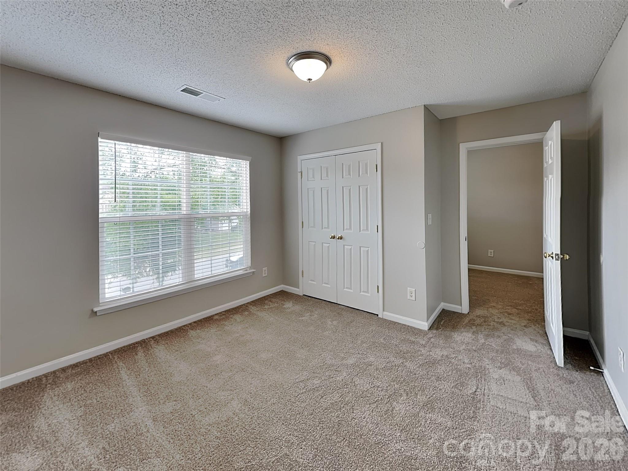 1032 Meadowbrook Lane SW — Concord