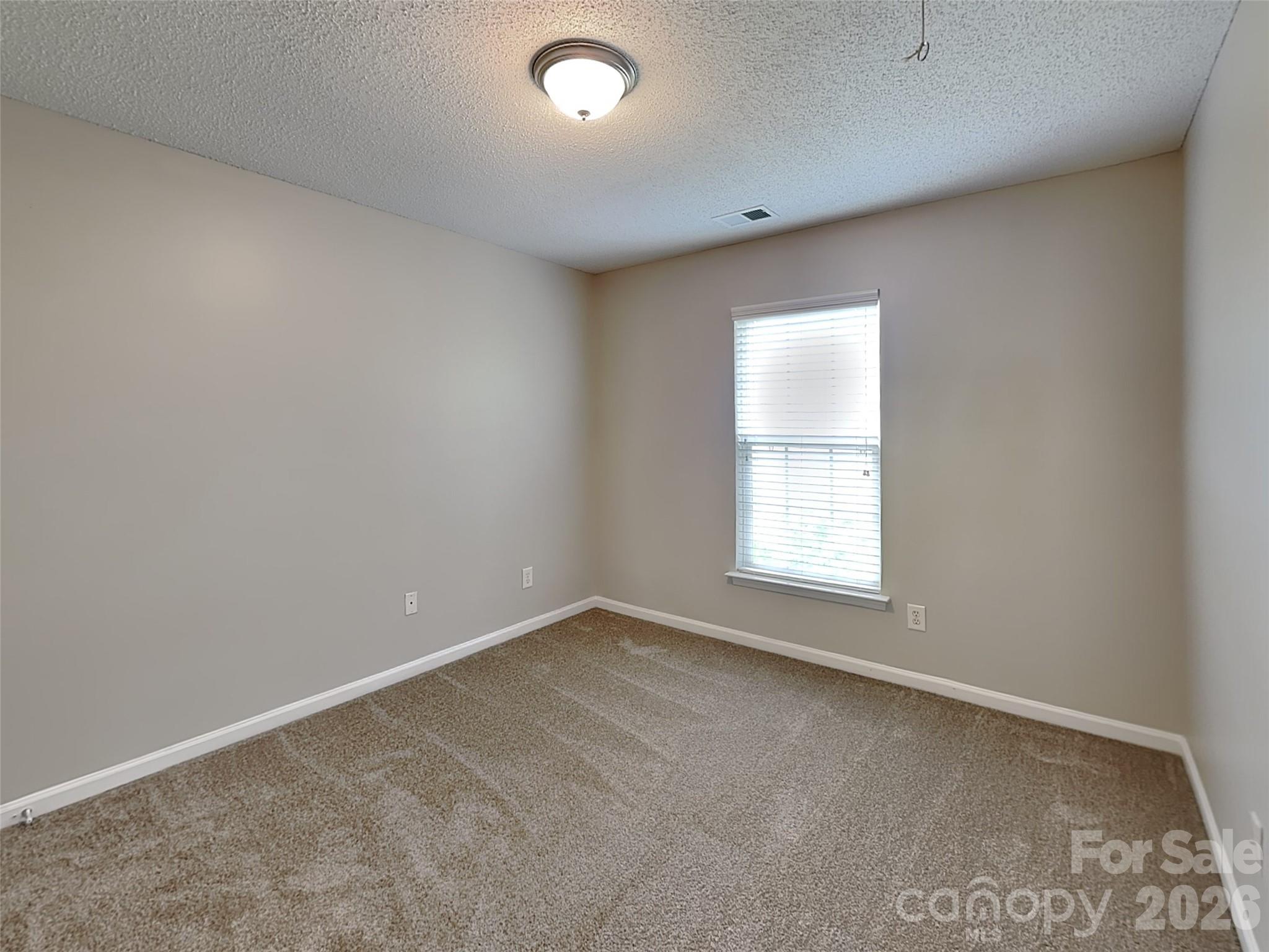 1032 Meadowbrook Lane SW — Concord