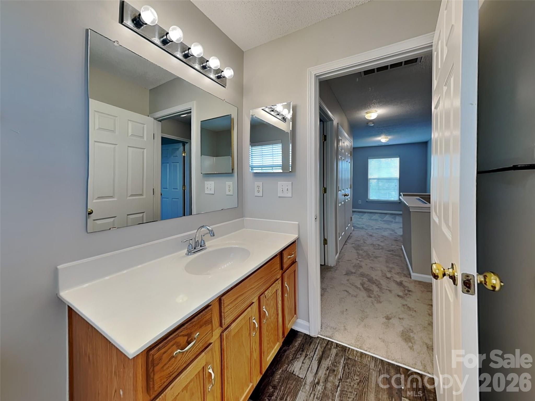1032 Meadowbrook Lane SW — Concord