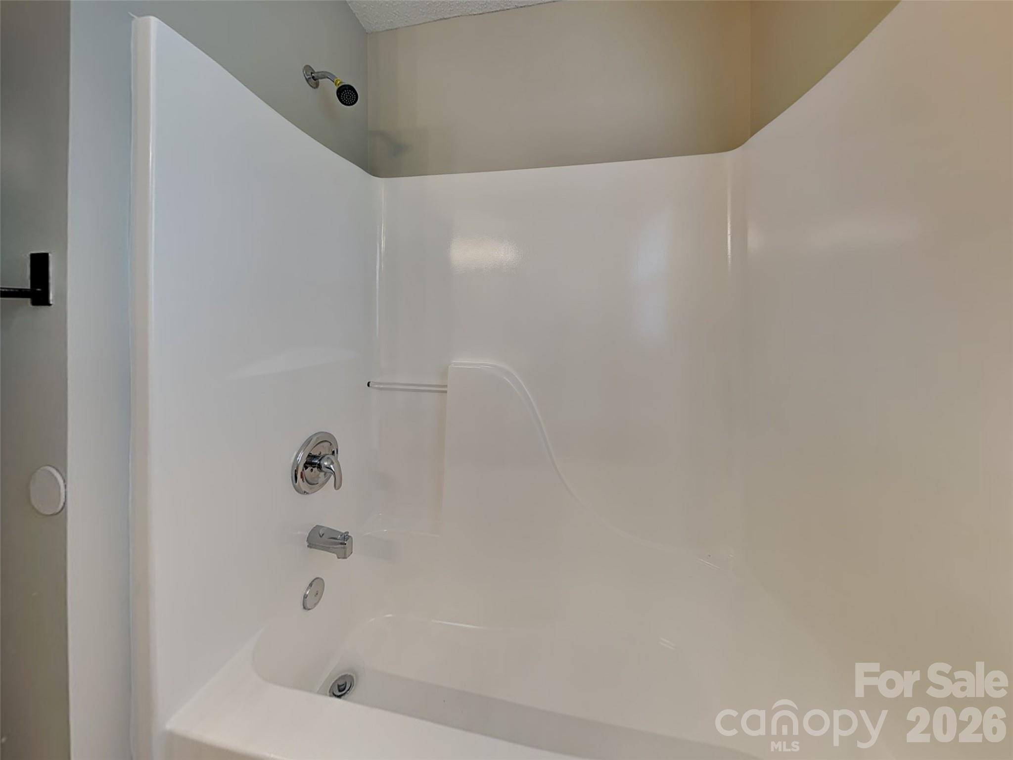 1032 Meadowbrook Lane SW — Concord