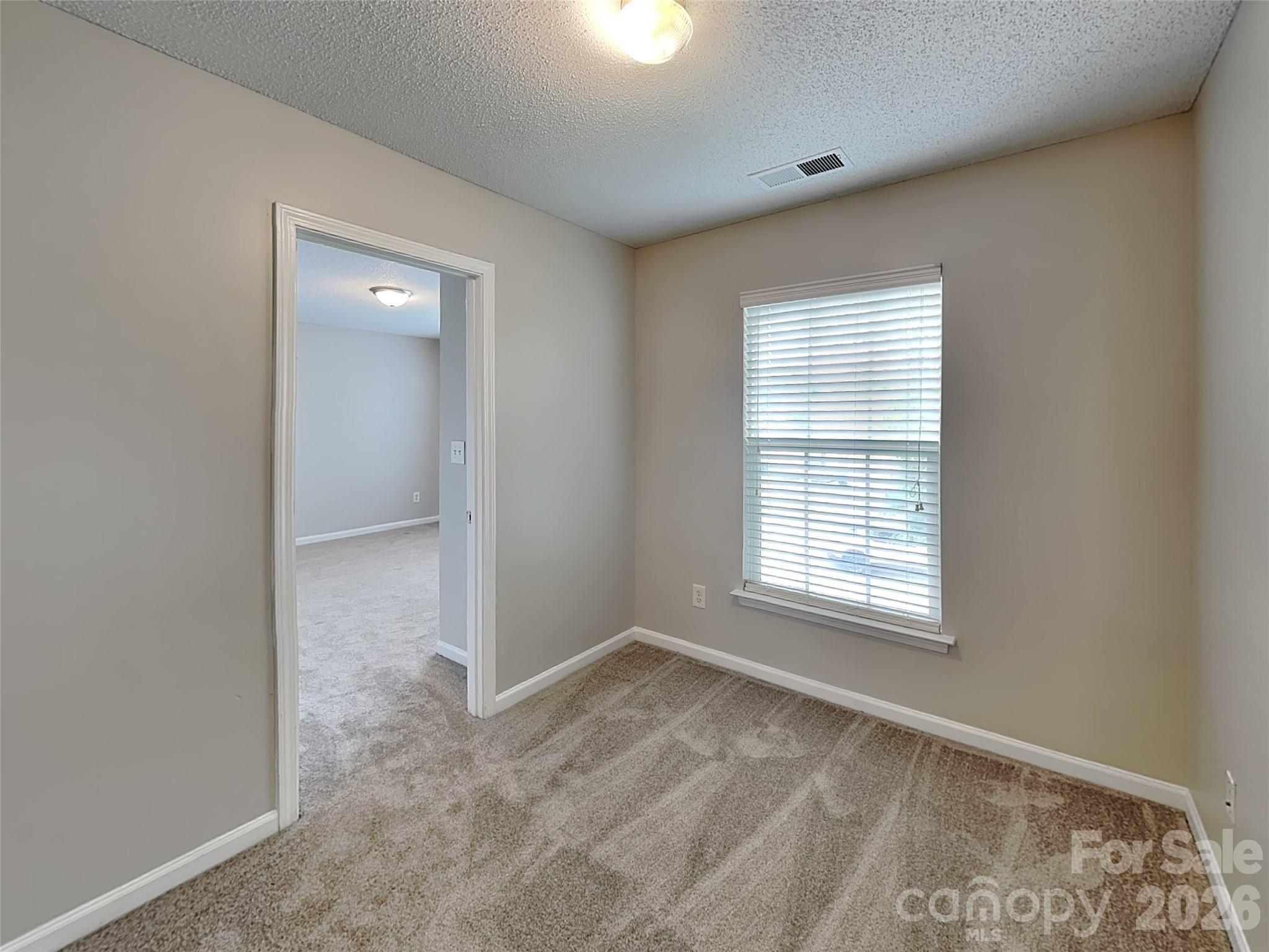 1032 Meadowbrook Lane SW — Concord