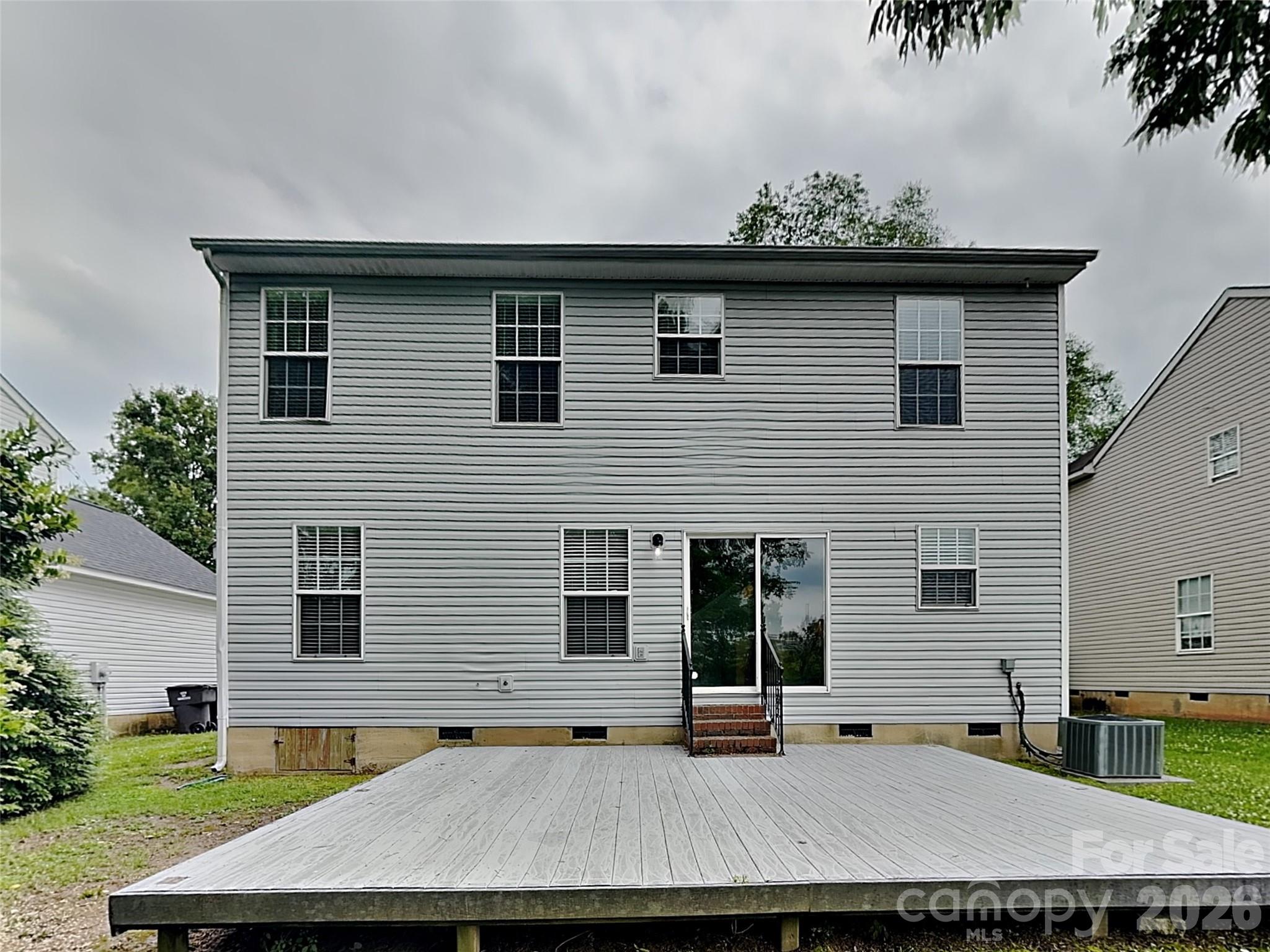 1032 Meadowbrook Lane SW — Concord