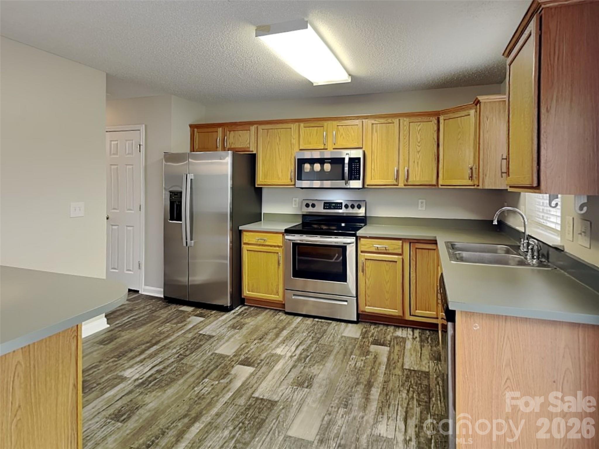 1032 Meadowbrook Lane SW — Concord